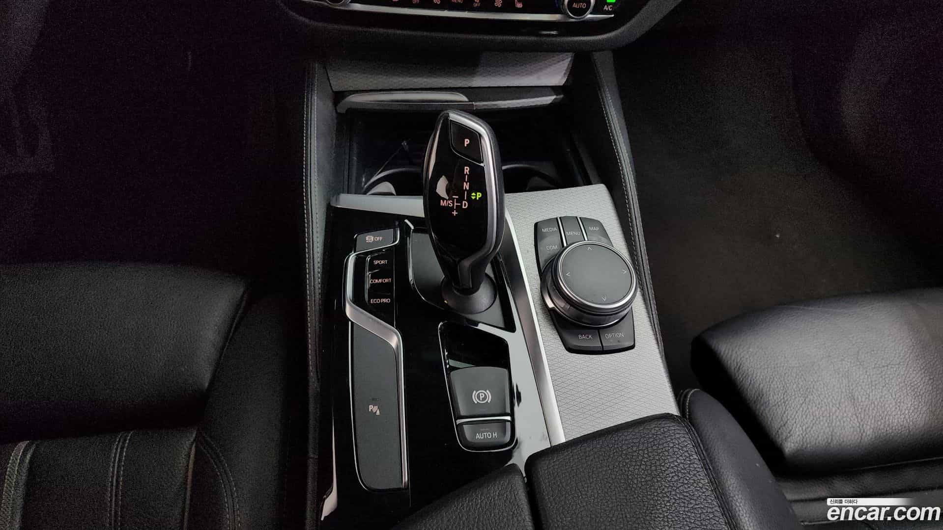 5-Series BMW 2017.1-INNER-009