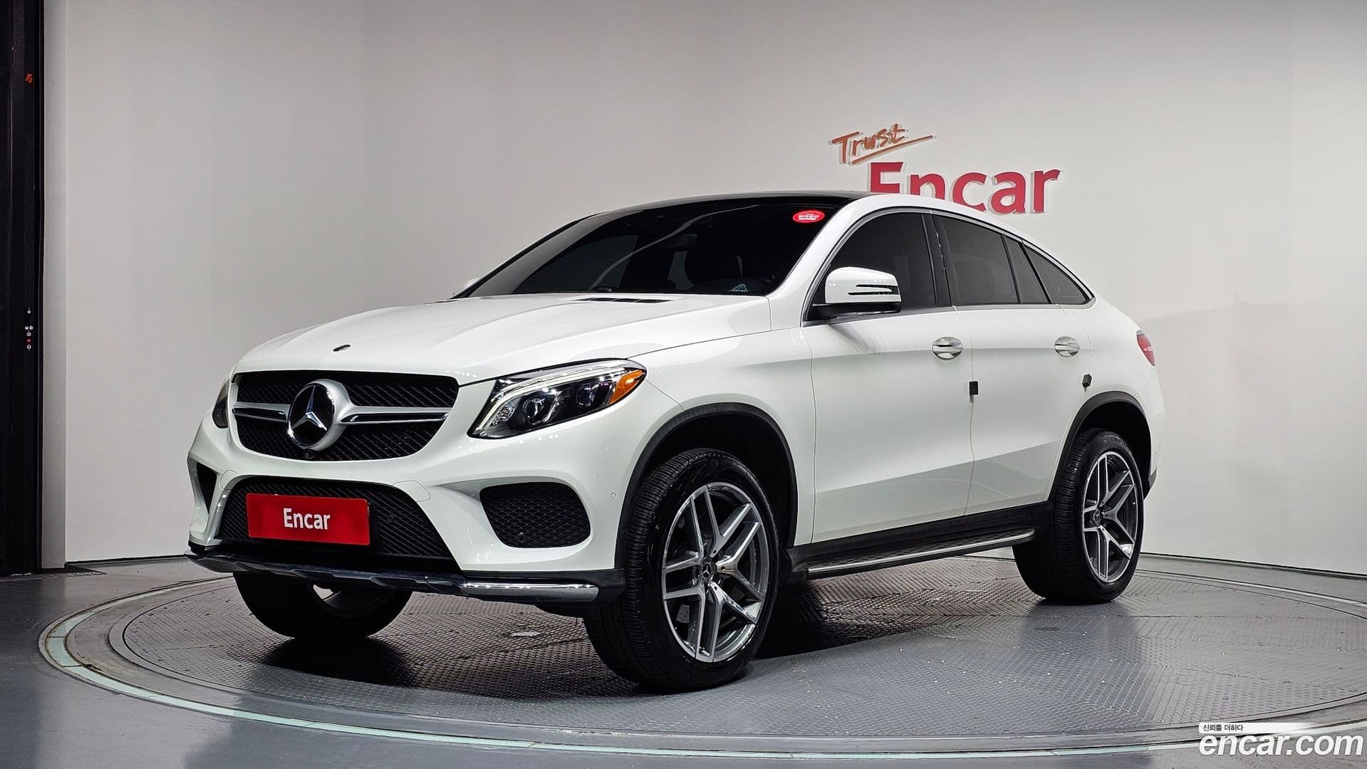Main__Slider__Photo:GLE-Class Mercedes-Benz 2018.8-0
