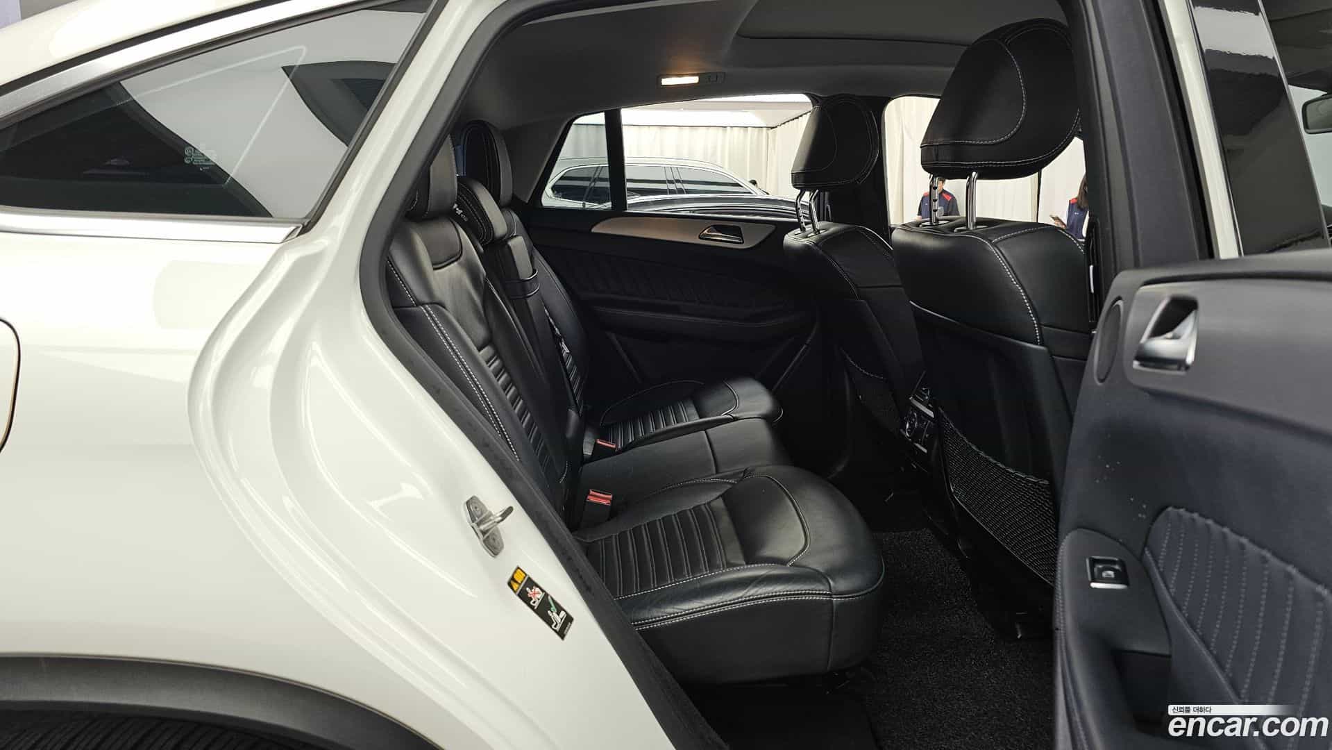 GLE-Class Mercedes-Benz 2018.8-OPTION-016