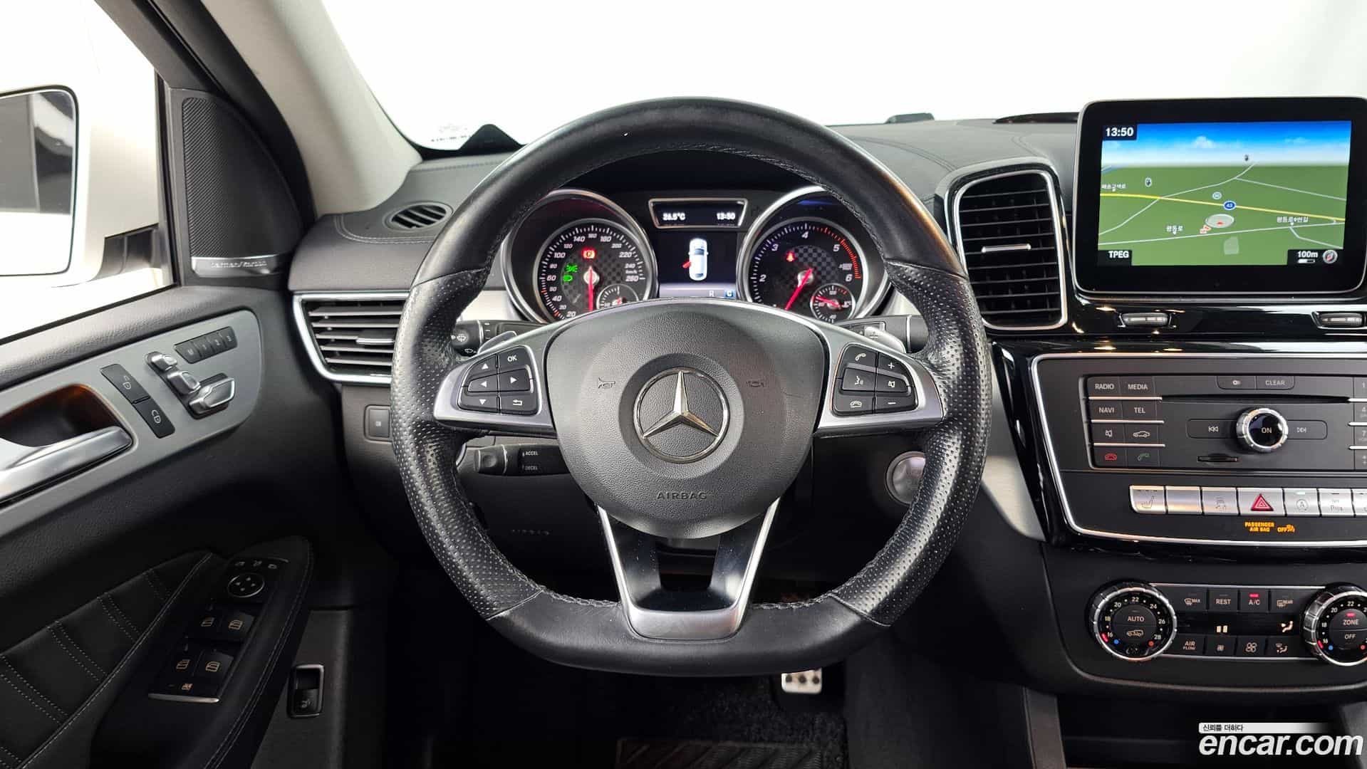 GLE-Class Mercedes-Benz 2018.8-OPTION-017