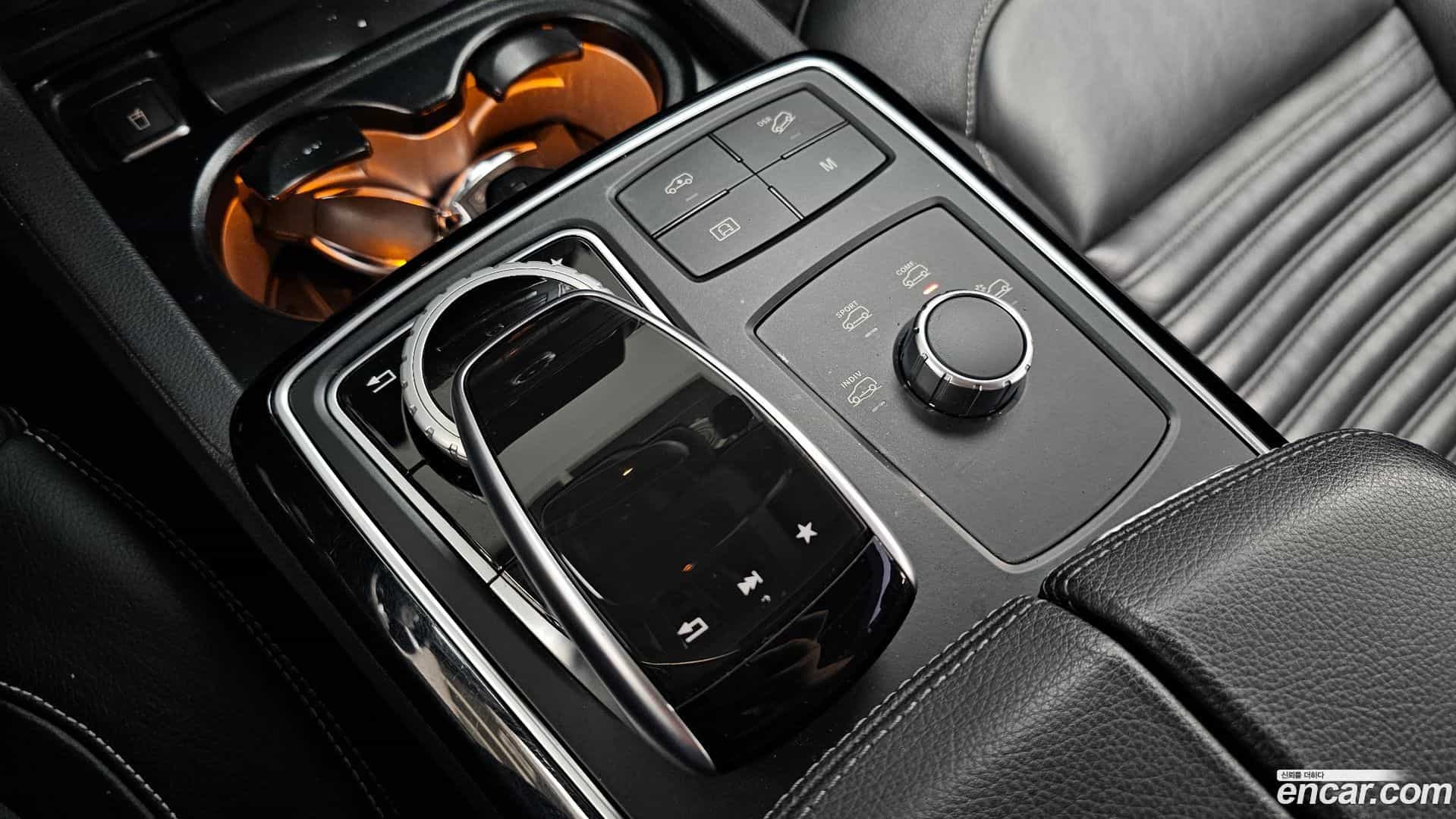 GLE-Class Mercedes-Benz 2018.8-OPTION-040