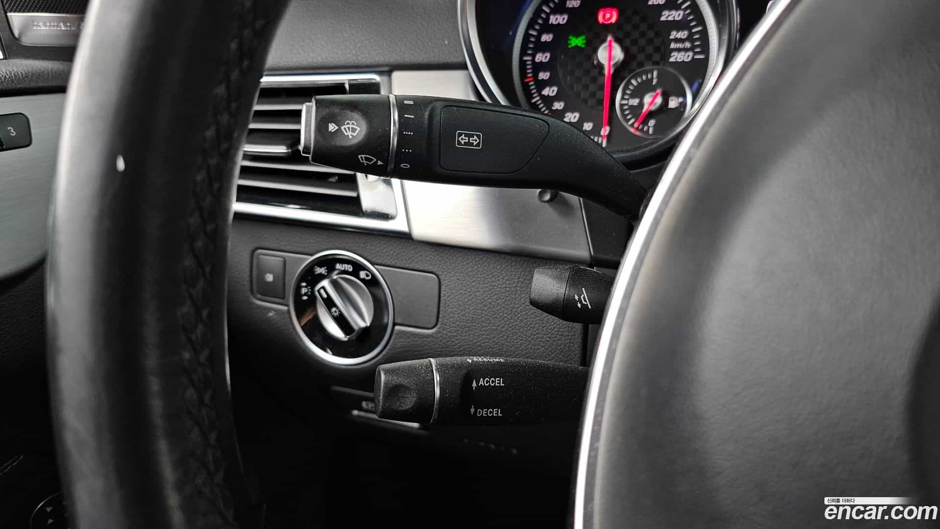 GLE-Class Mercedes-Benz 2018.8-OPTION-043