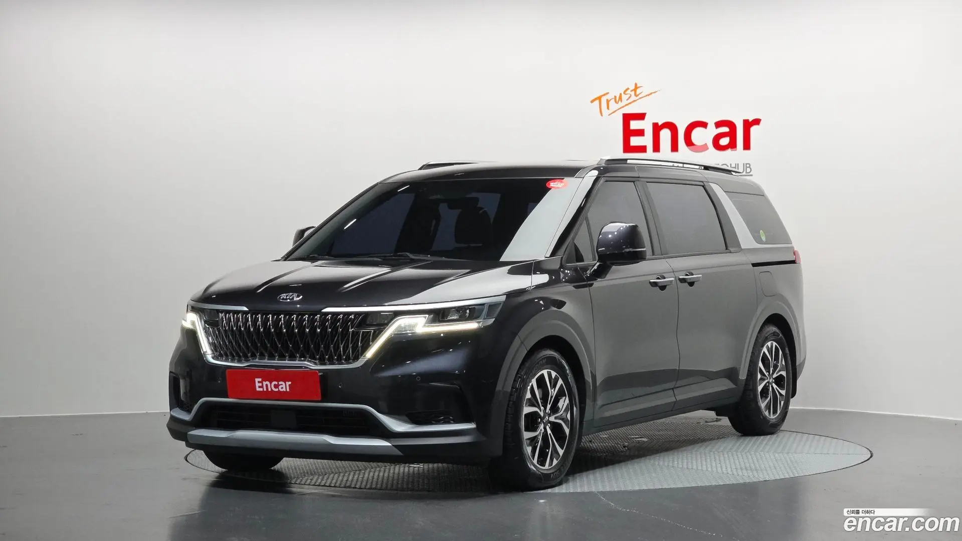 Main__Slider__Photo:Canival Kia 2021.5-0