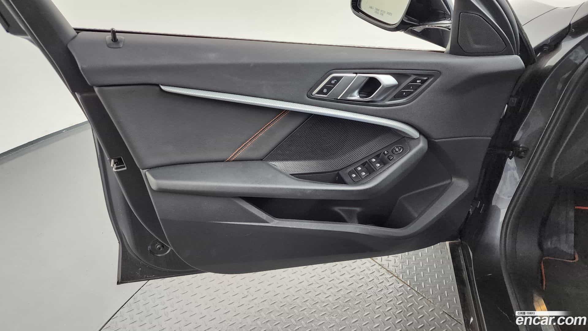 1-Series BMW 2020.11-INNER-034