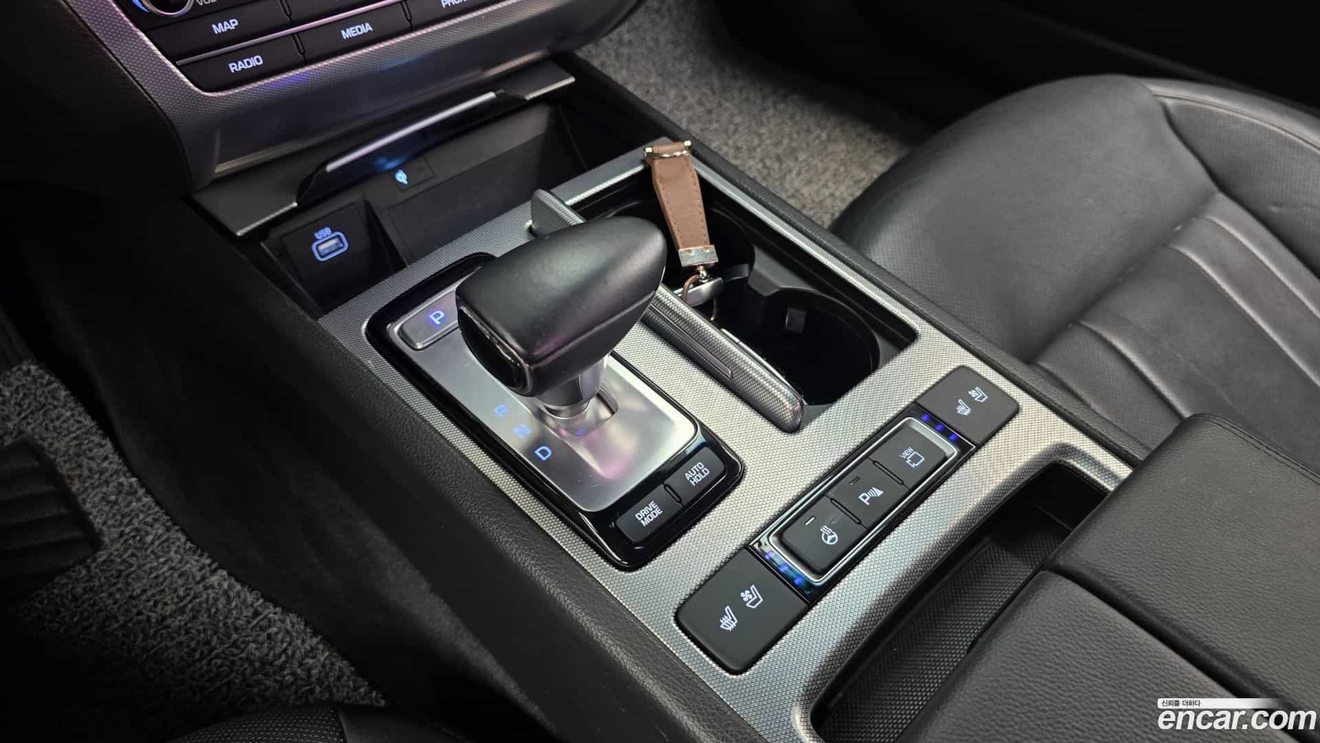 G80 Genesis 2019.3-INNER-009