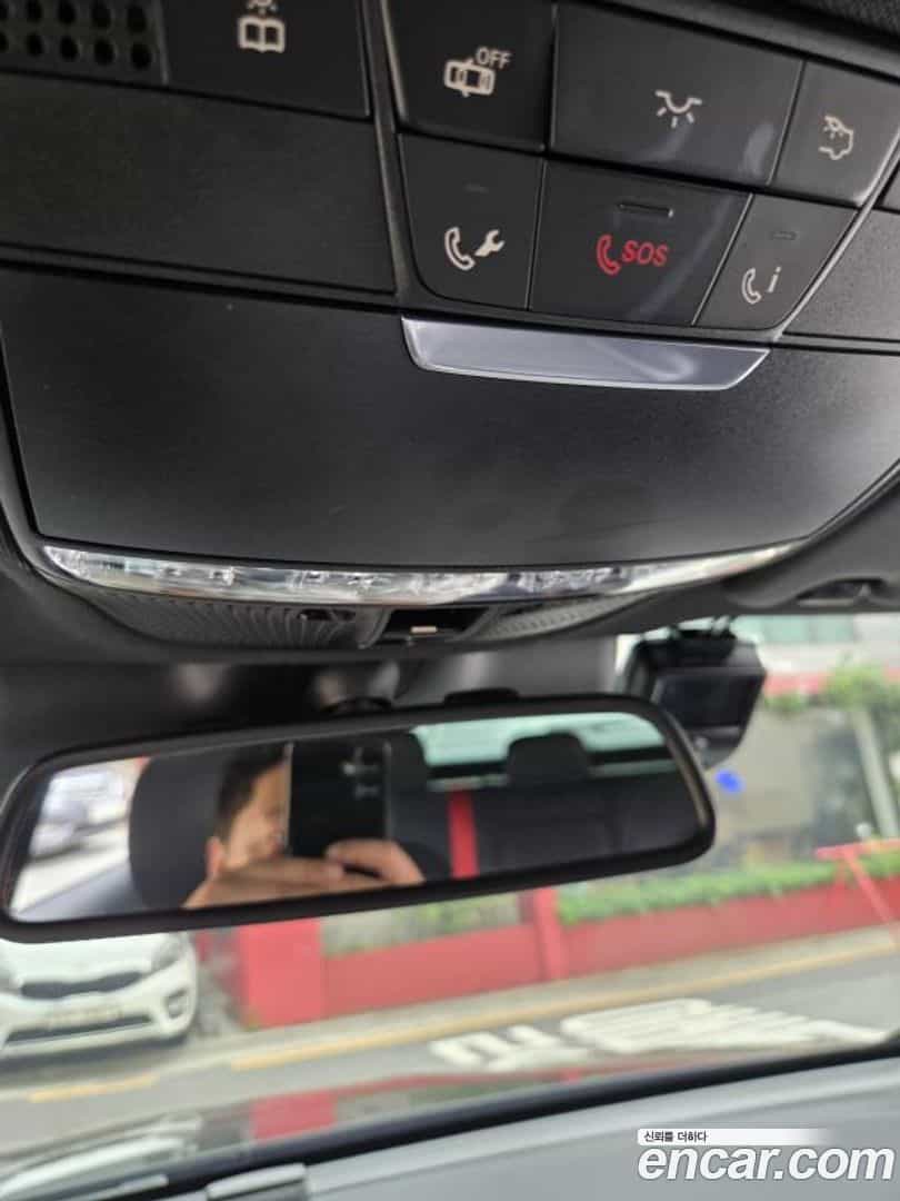 GLC-Class Mercedes-Benz 2019.10-INNER-007