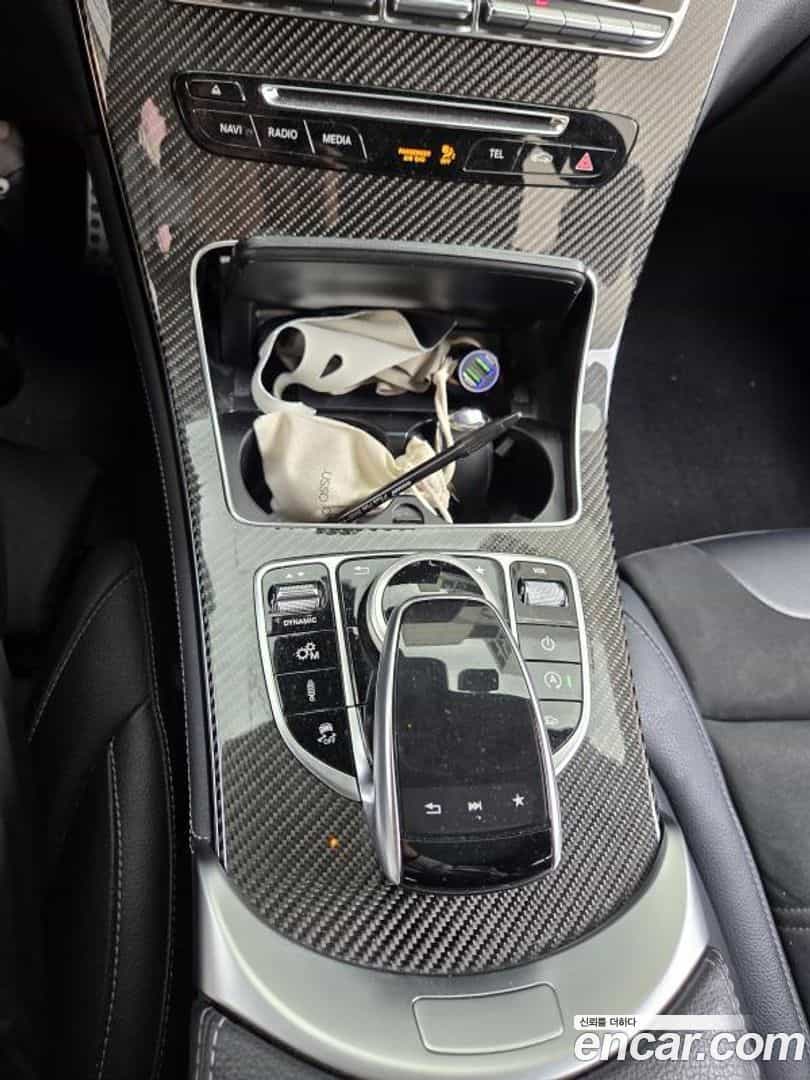 GLC-Class Mercedes-Benz 2019.10-INNER-008