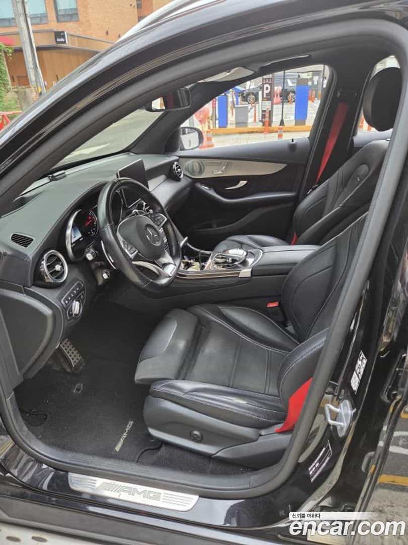 GLC-Class Mercedes-Benz 2019.10-INNER-010