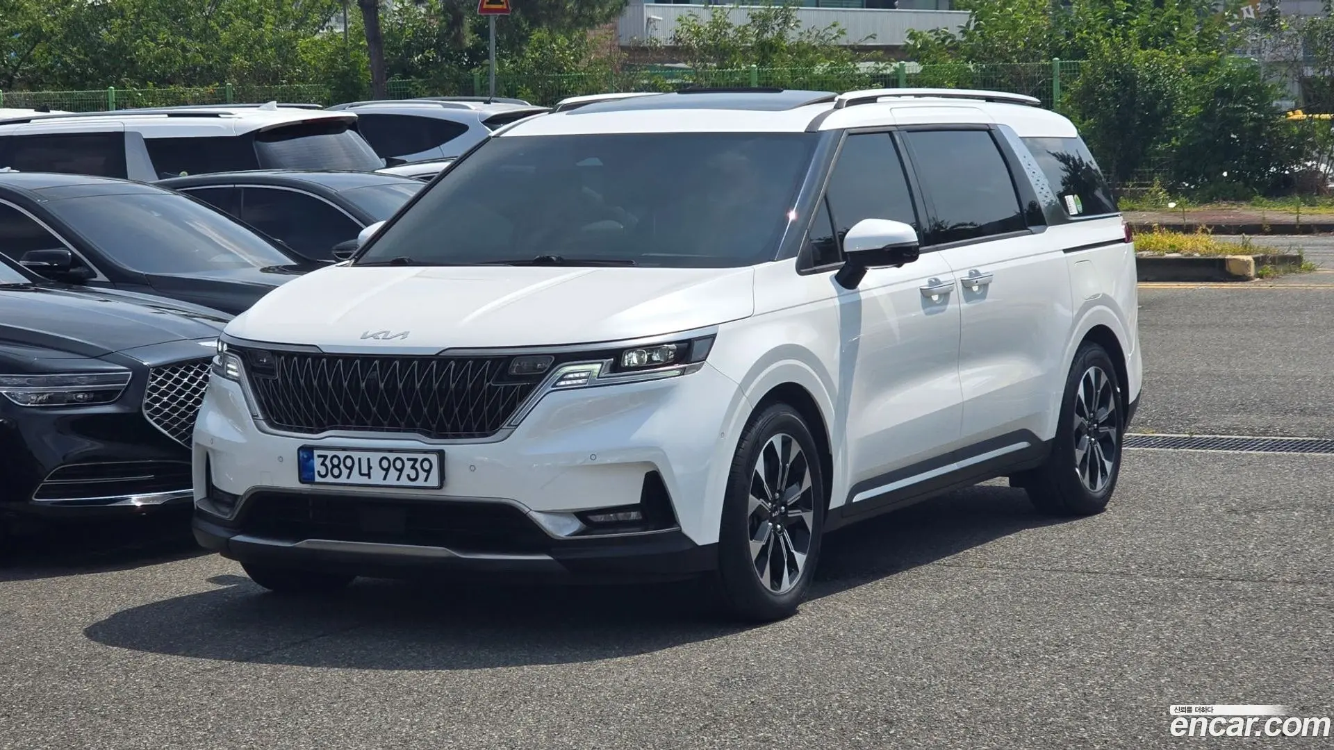 Main__Slider__Photo:Canival Kia 2023.2-0