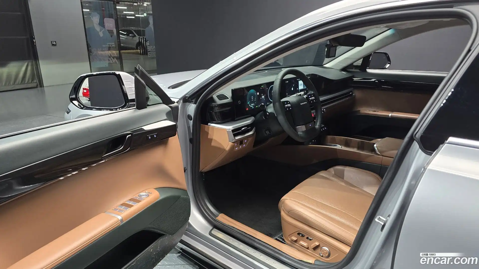 Grandeur Hyundai 2023.1-INNER-010