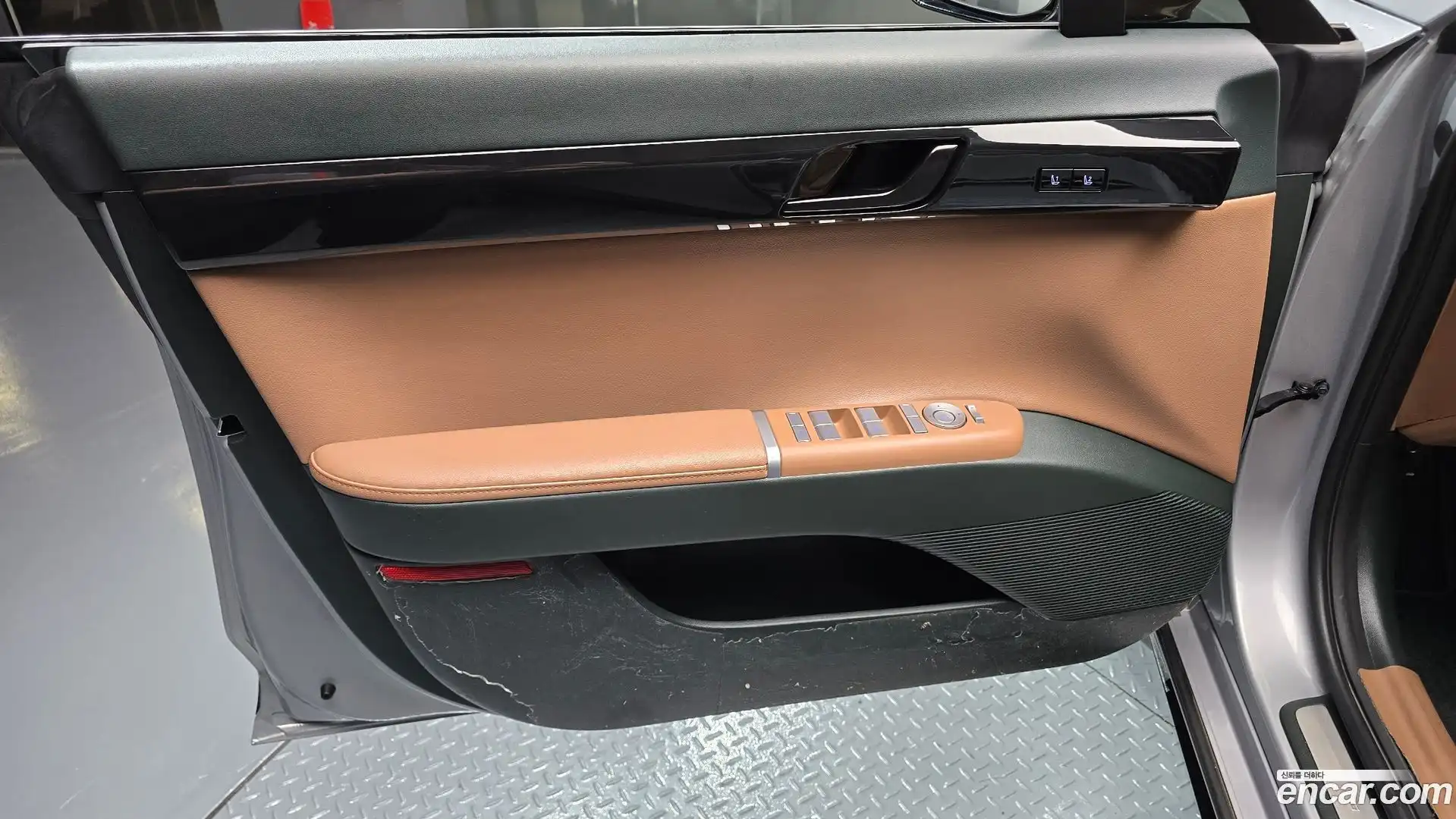 Grandeur Hyundai 2023.1-INNER-034