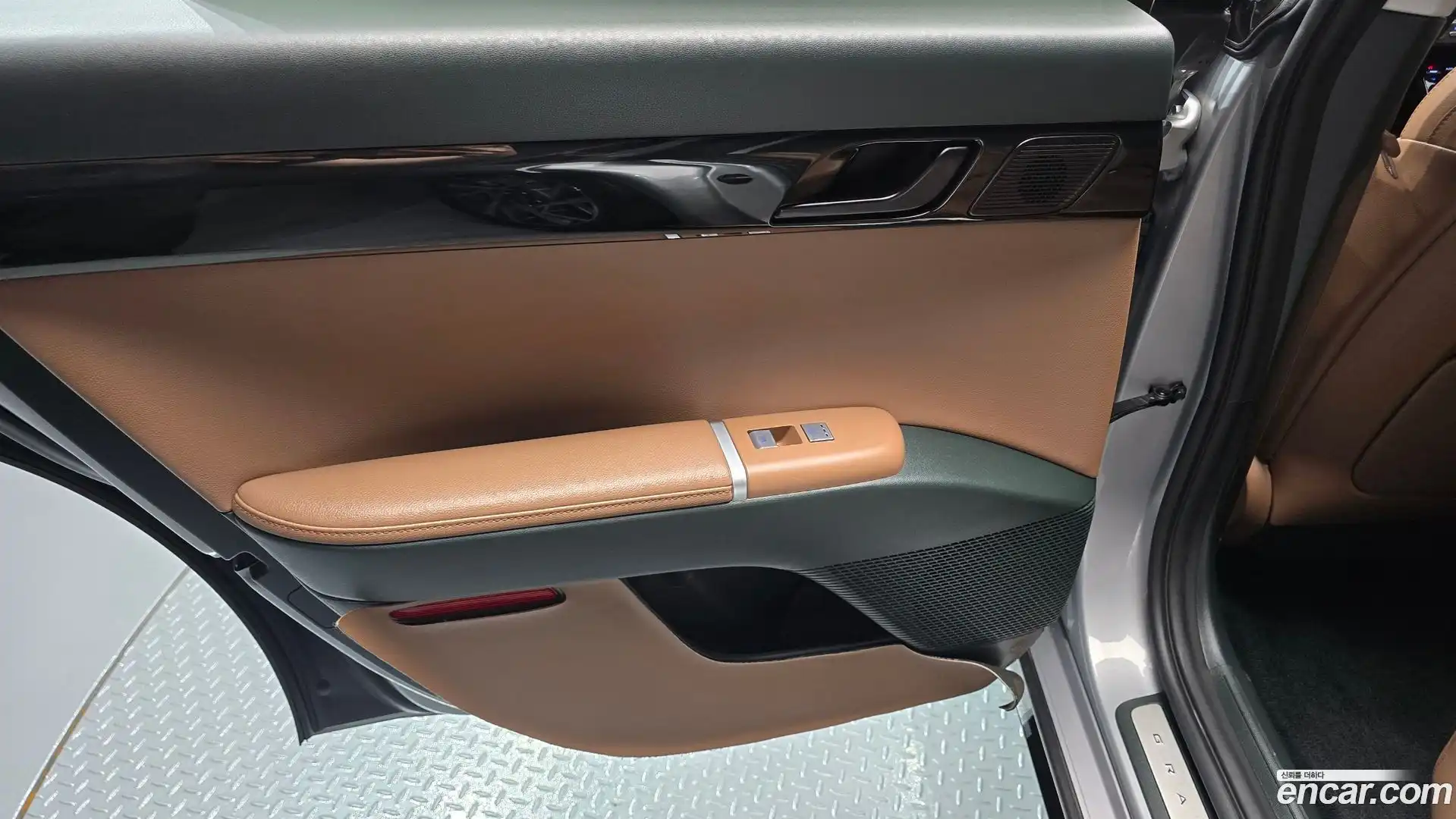 Grandeur Hyundai 2023.1-INNER-035