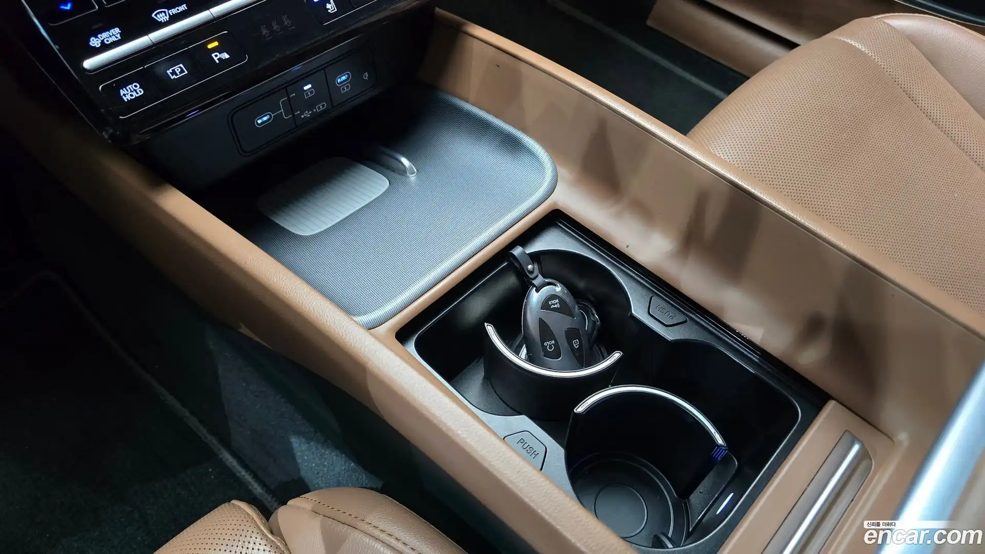 Grandeur Hyundai 2023.1-OPTION-042