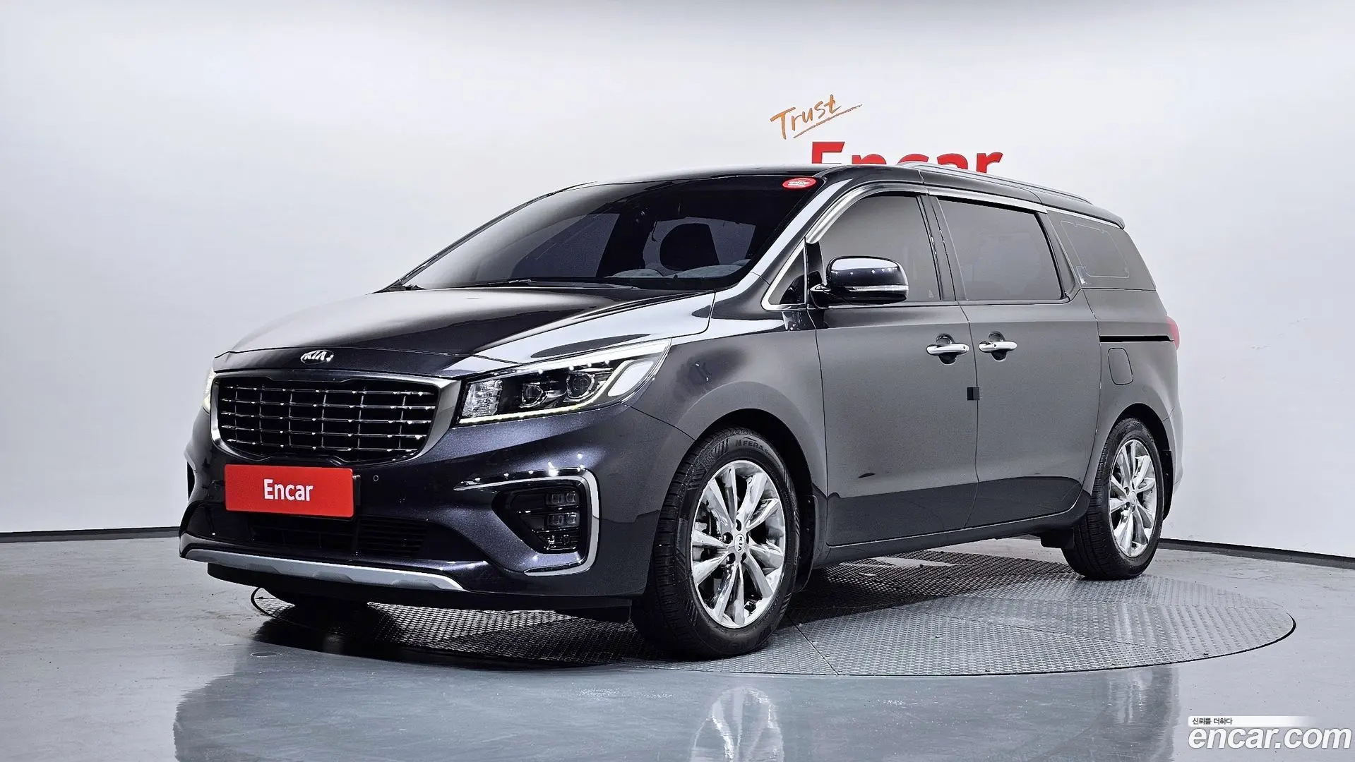 Main__Slider__Photo:Canival Kia 2019.5-0