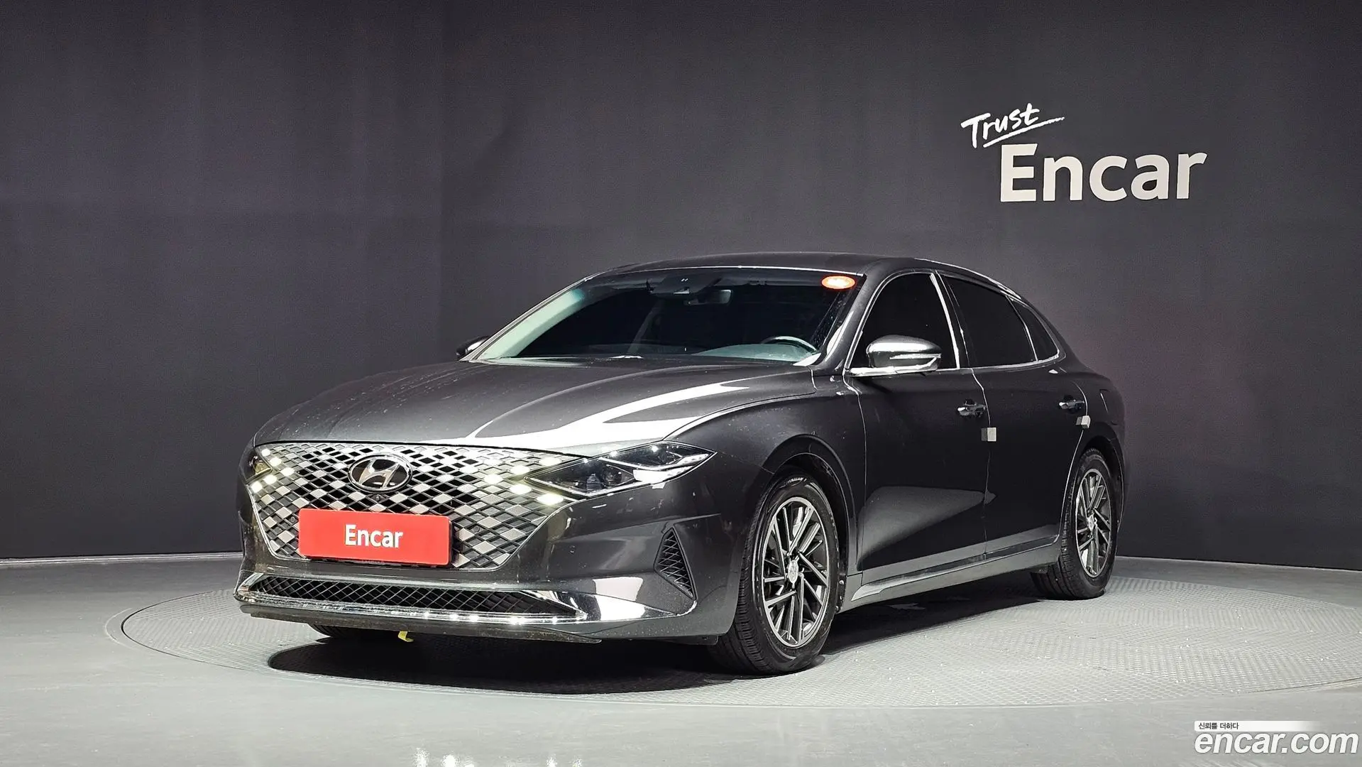 Main__Slider__Photo:Grandeur Hyundai 2020.6-0