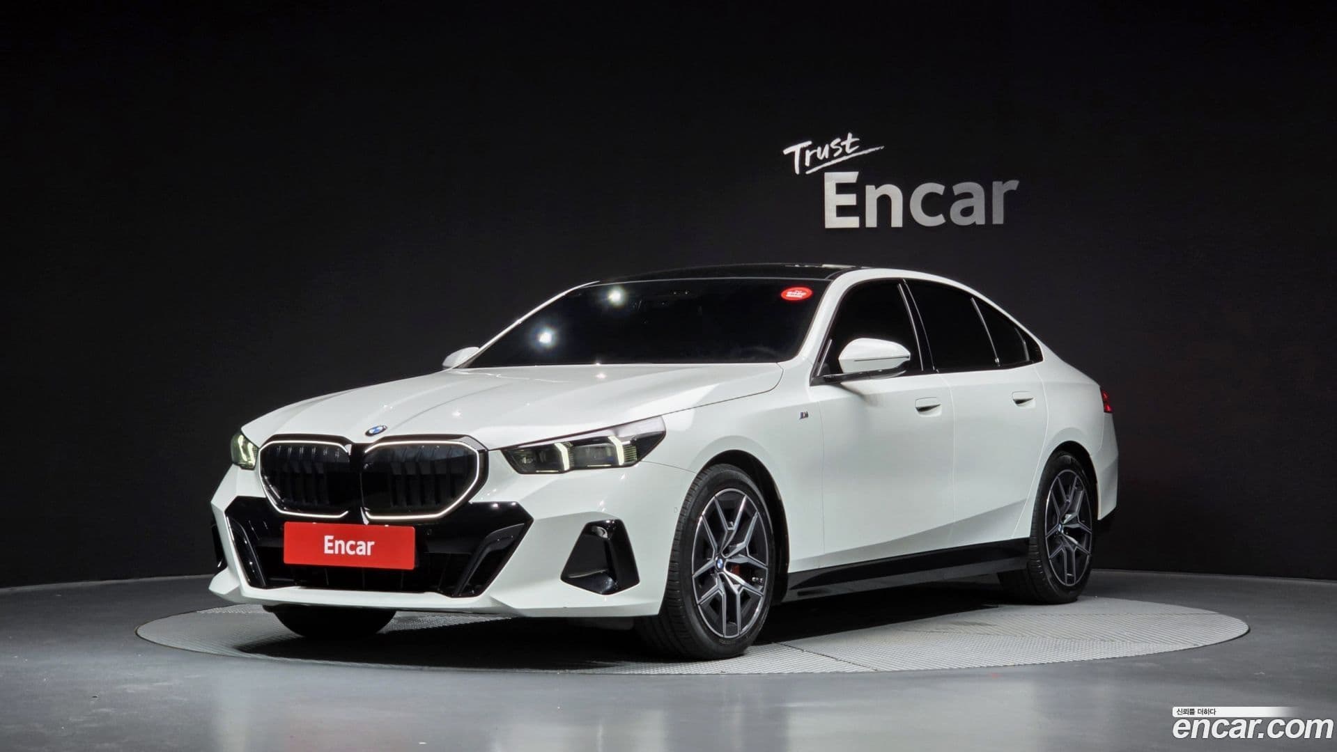 Main__Slider__Photo:5-Series BMW 2024.10-0