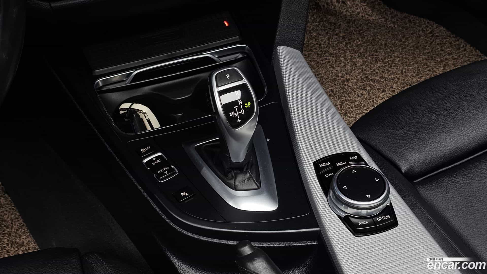 3-Series BMW 2016.11-INNER-009