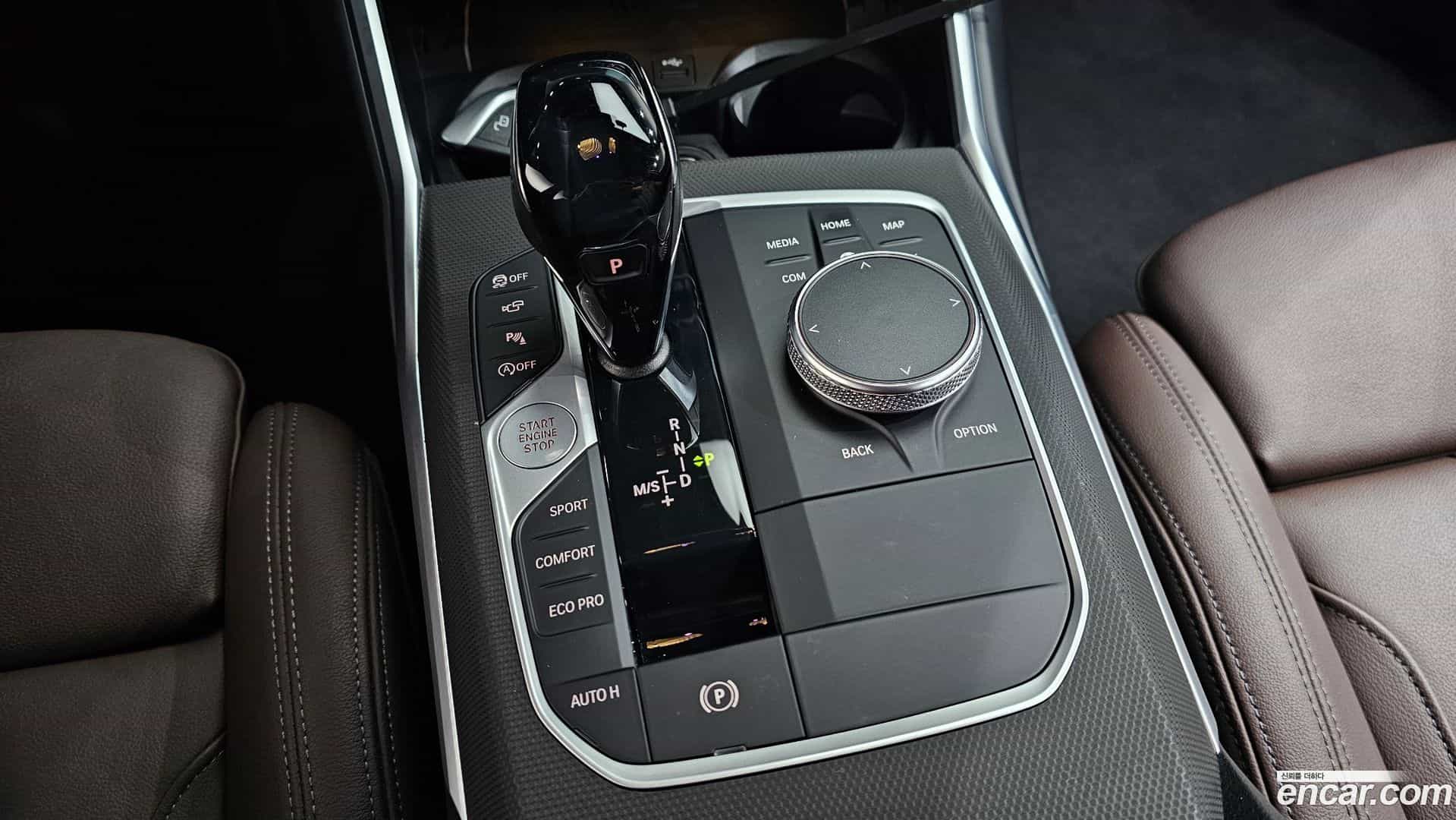 3-Series BMW 2020.8-INNER-009