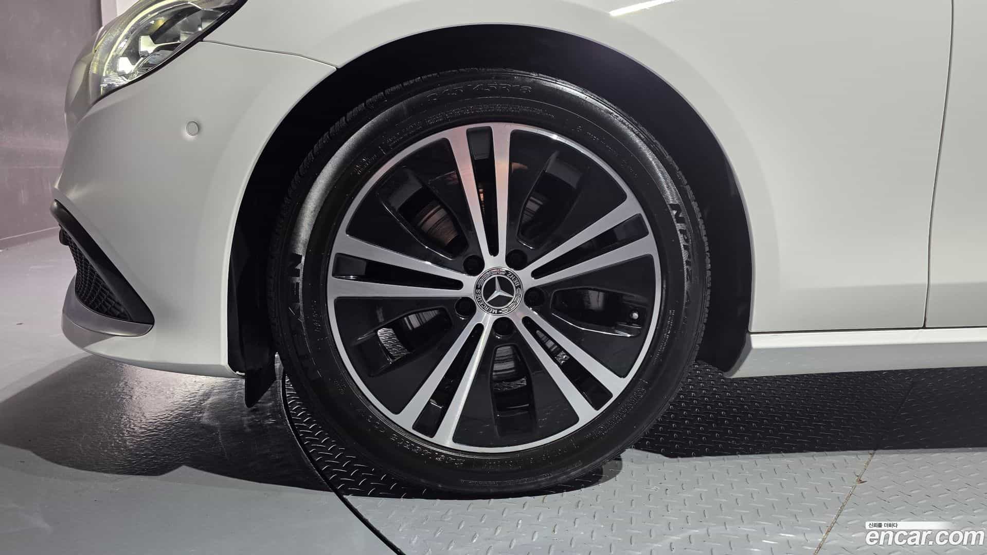 E-Class Mercedes-Benz 2022.1-OUTER-005