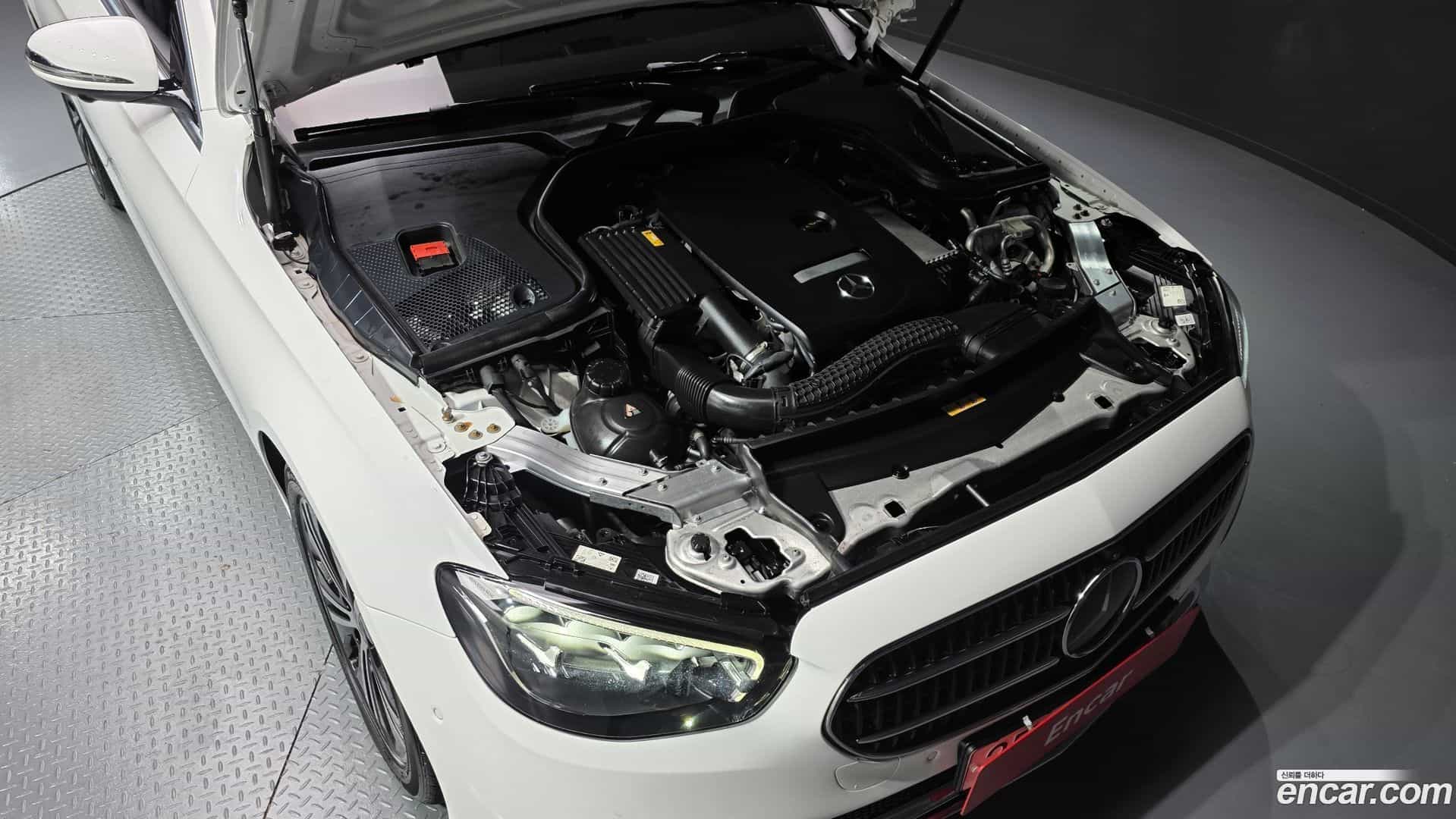 E-Class Mercedes-Benz 2022.1-OUTER-006
