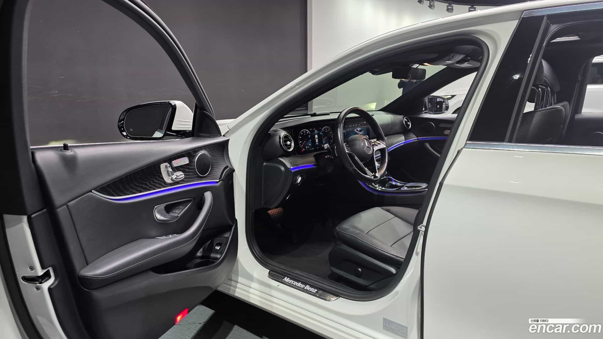 E-Class Mercedes-Benz 2022.1-INNER-010