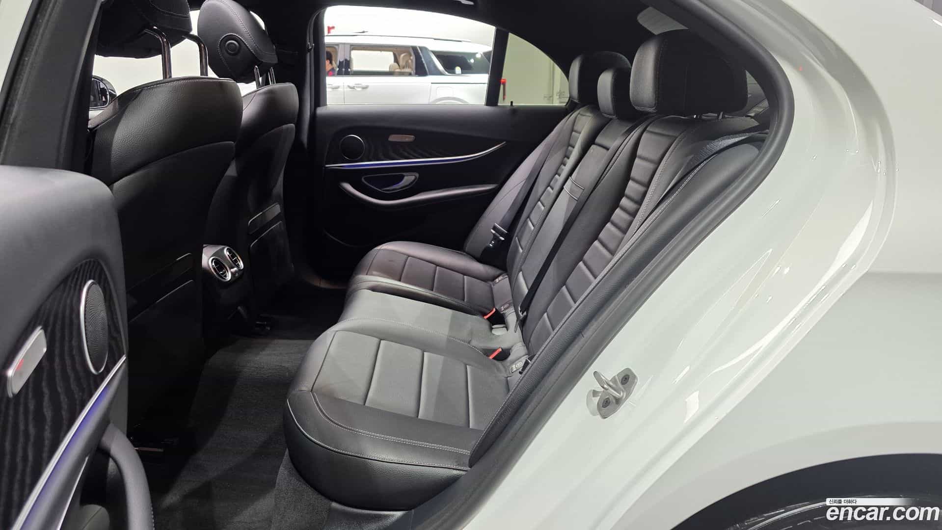 E-Class Mercedes-Benz 2022.1-OPTION-015