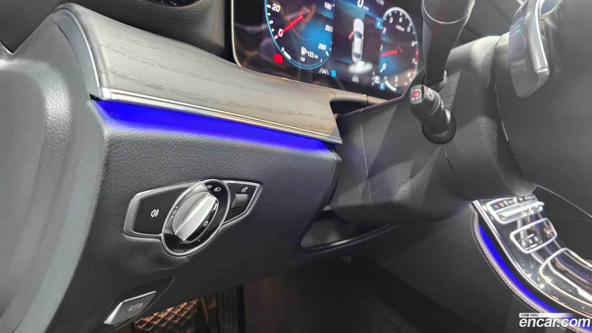 E-Class Mercedes-Benz 2022.1-OPTION-016