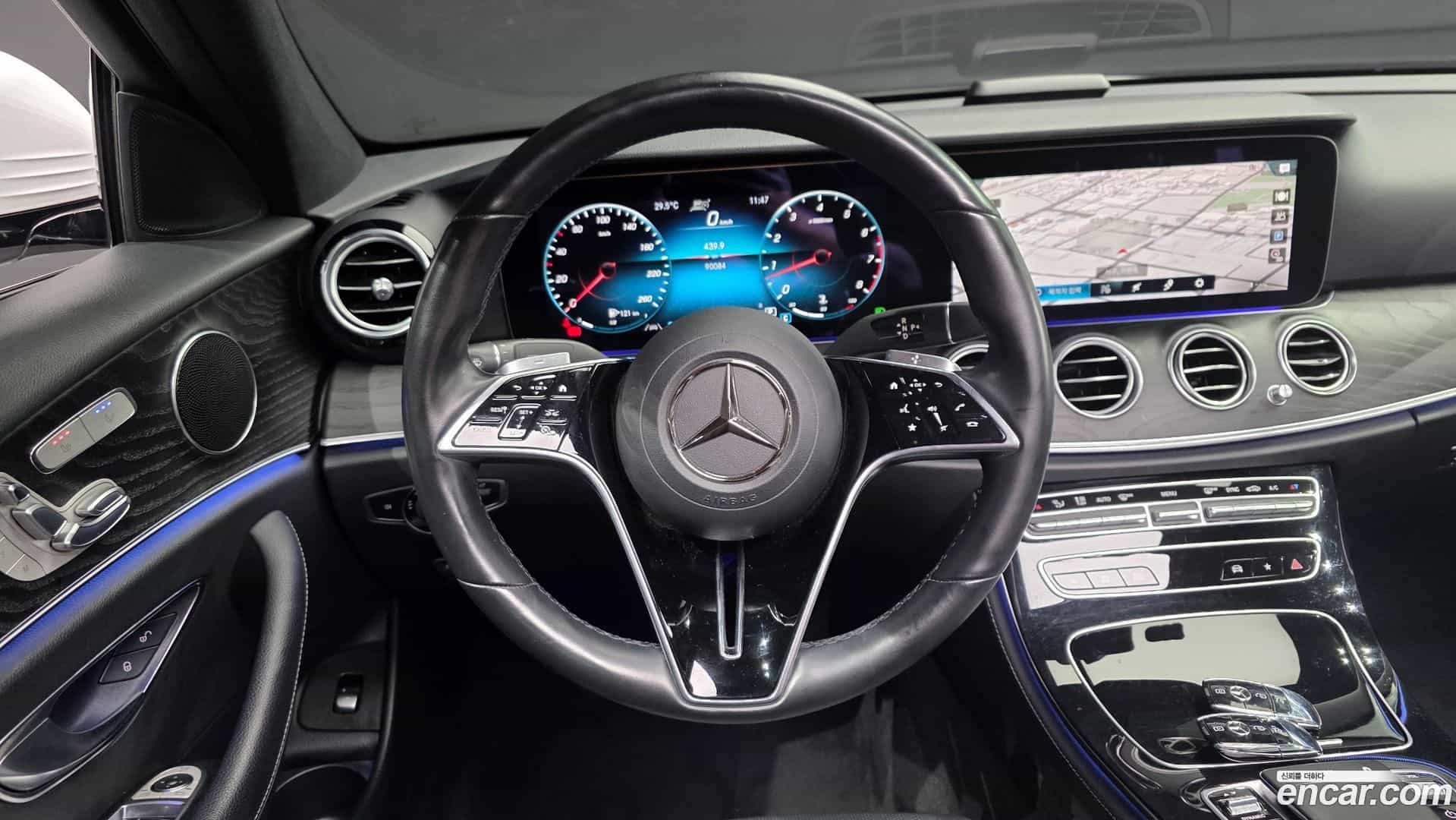E-Class Mercedes-Benz 2022.1-OPTION-017