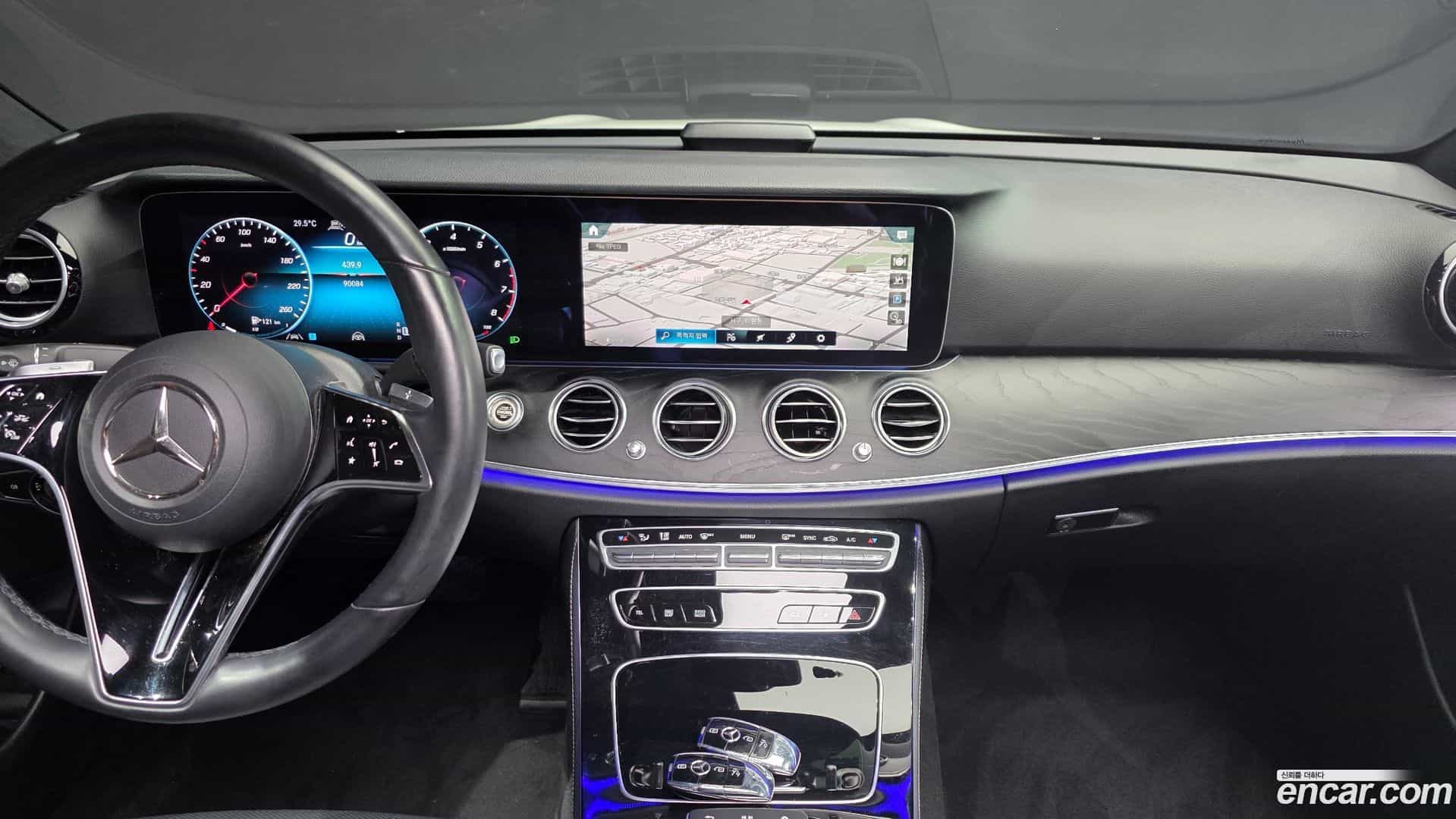 E-Class Mercedes-Benz 2022.1-OPTION-021