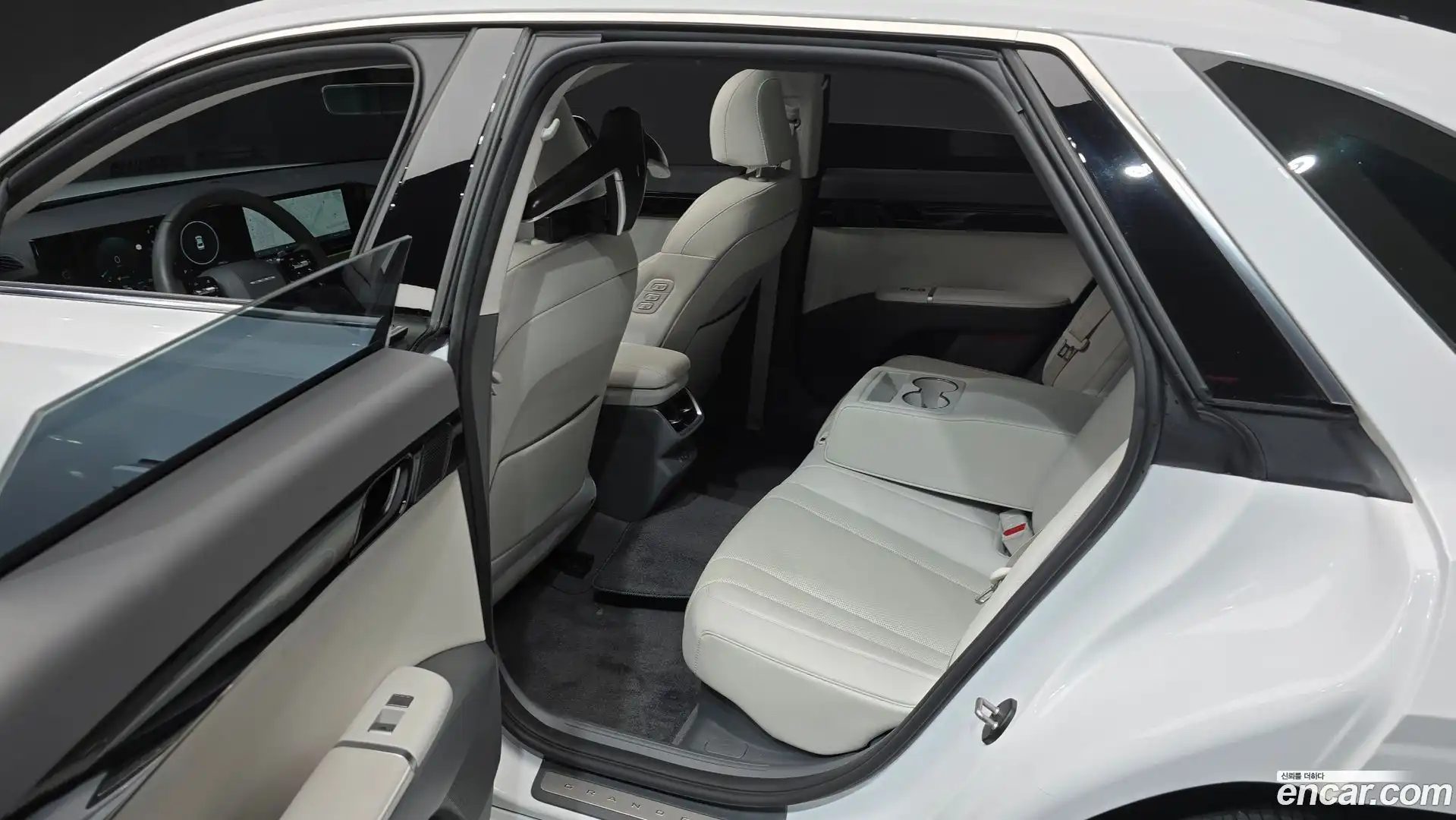 Grandeur Hyundai 2023.8-OPTION-016