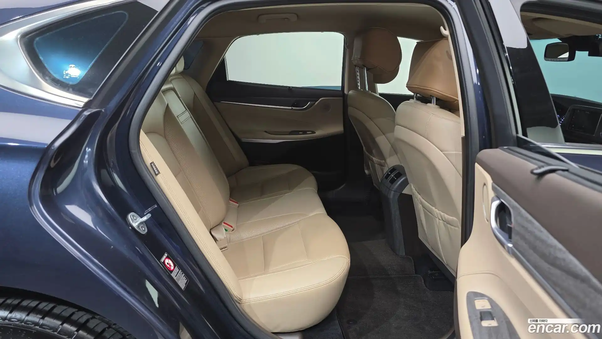 Grandeur Hyundai 2018.4-OPTION-015