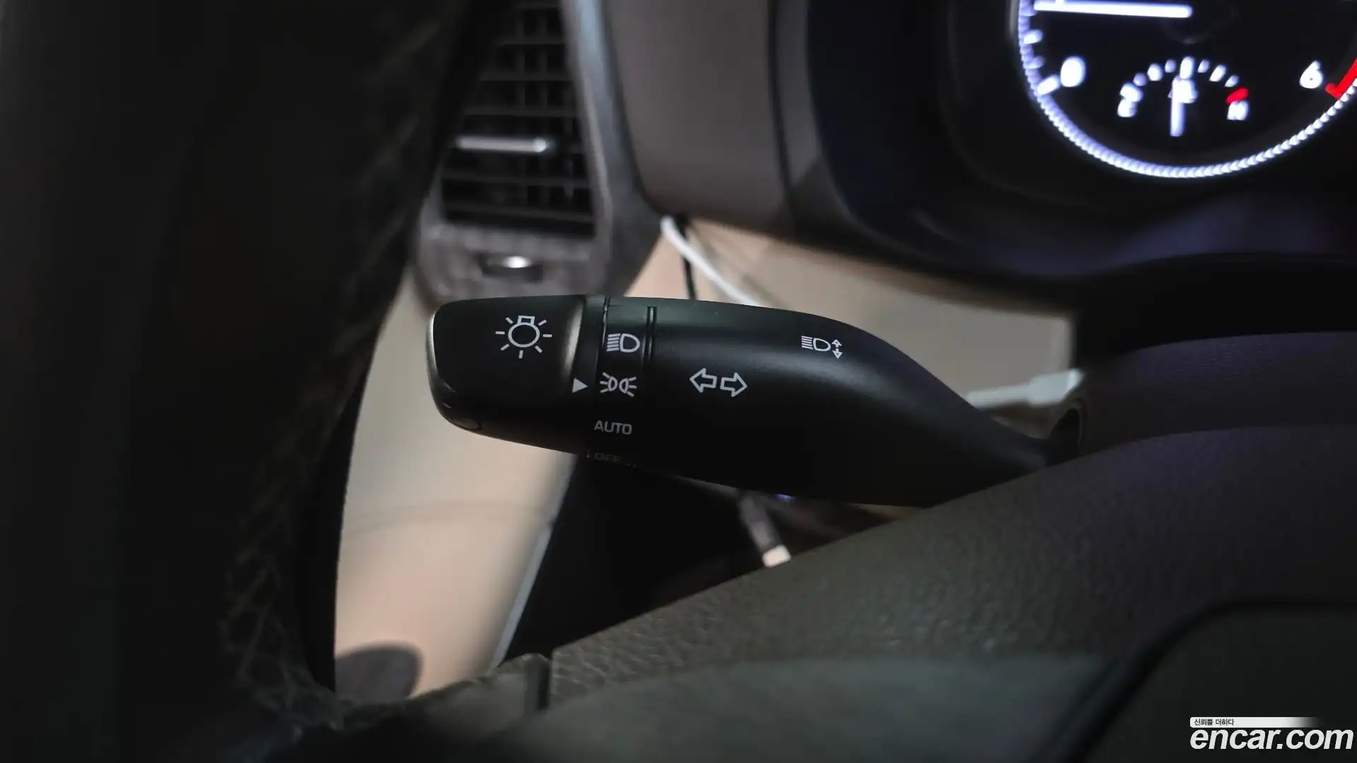 Grandeur Hyundai 2018.4-OPTION-020