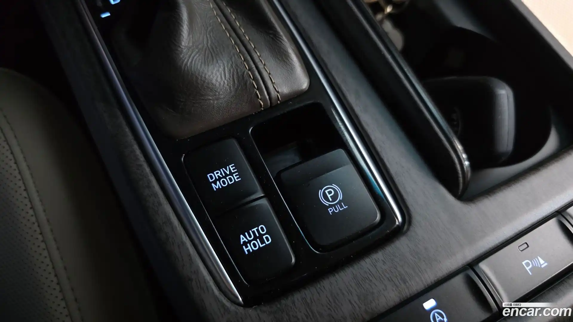 Grandeur Hyundai 2018.4-OPTION-045
