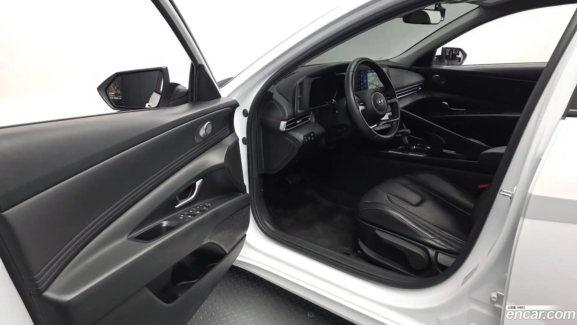 AVANTE Hyundai 2023.0-INNER-010