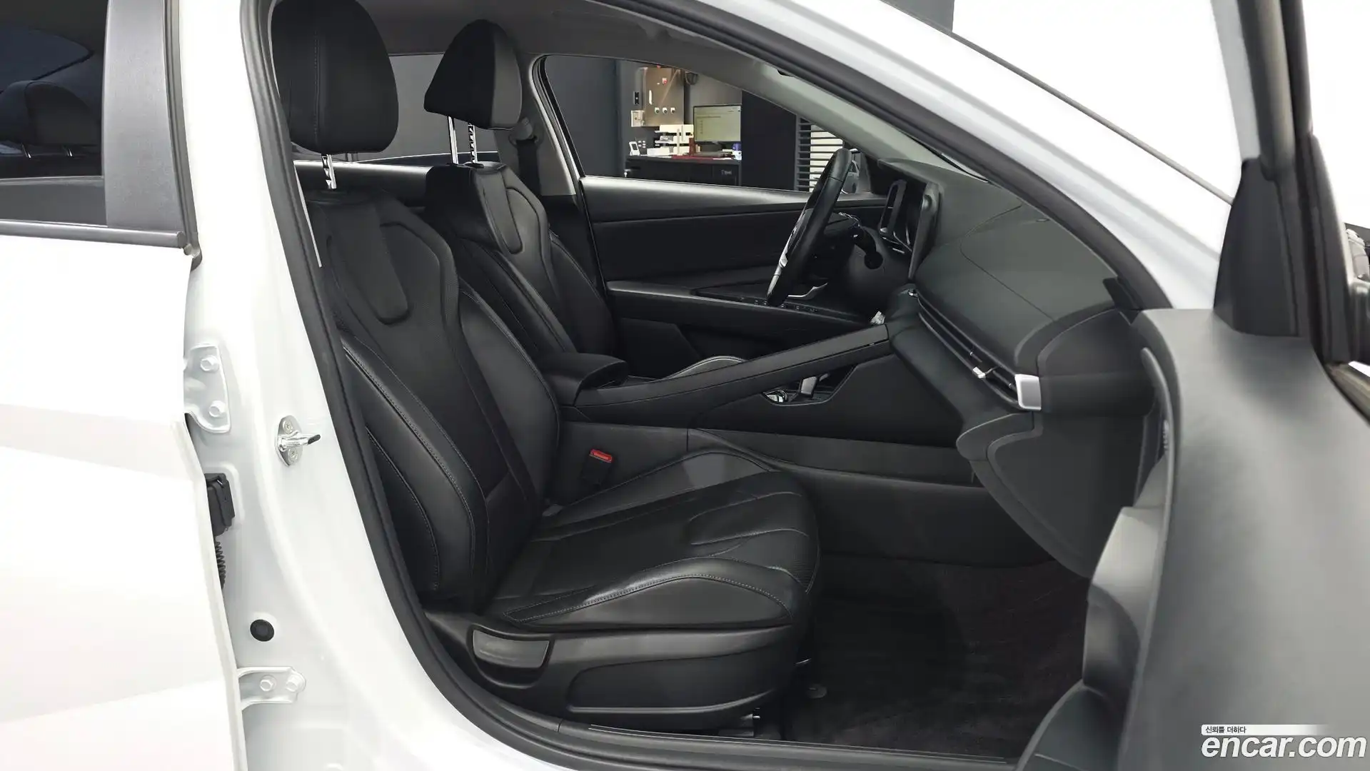 AVANTE Hyundai 2023.0-OPTION-015