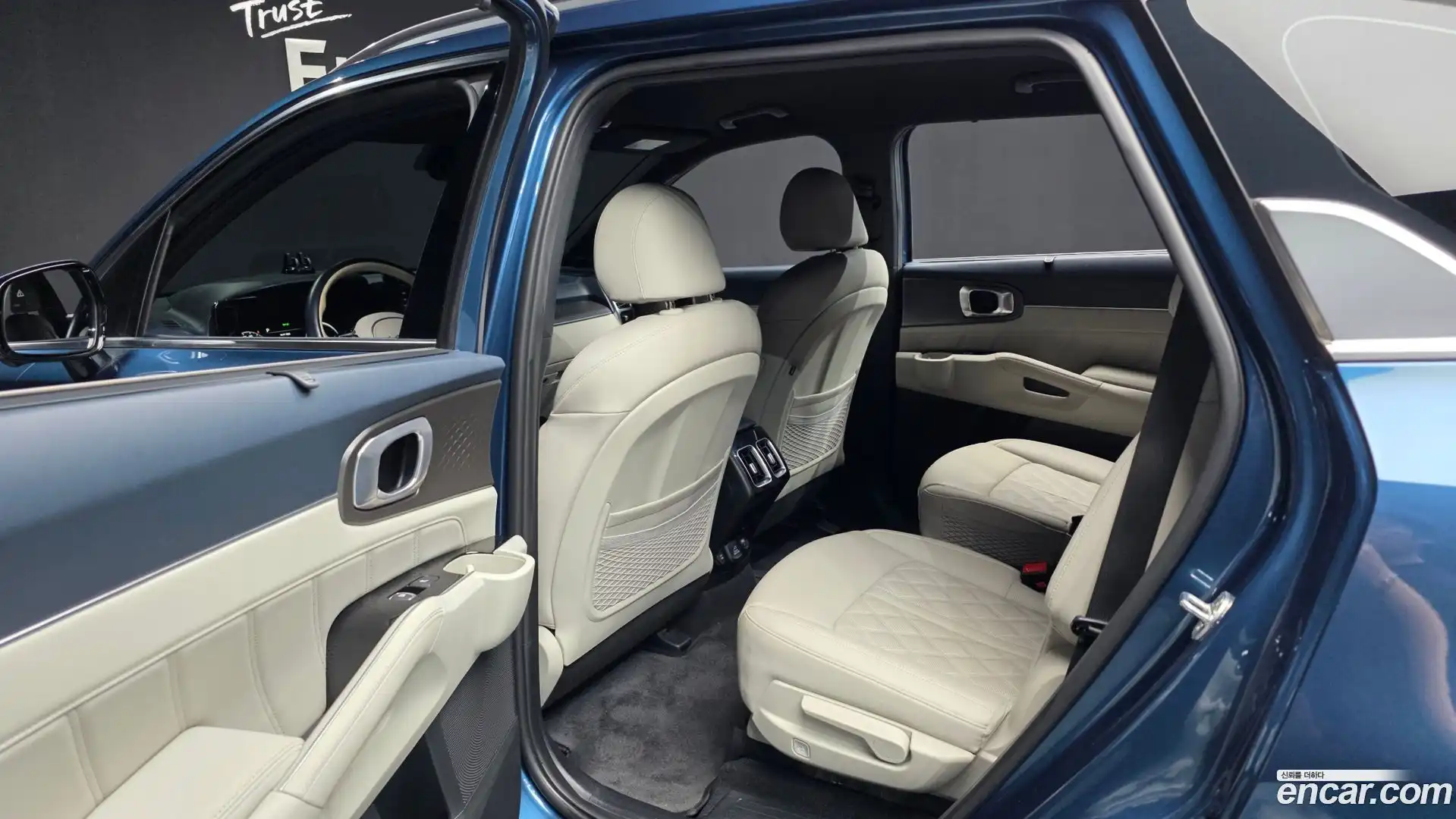 Sorento Kia 2022.2-INNER-036