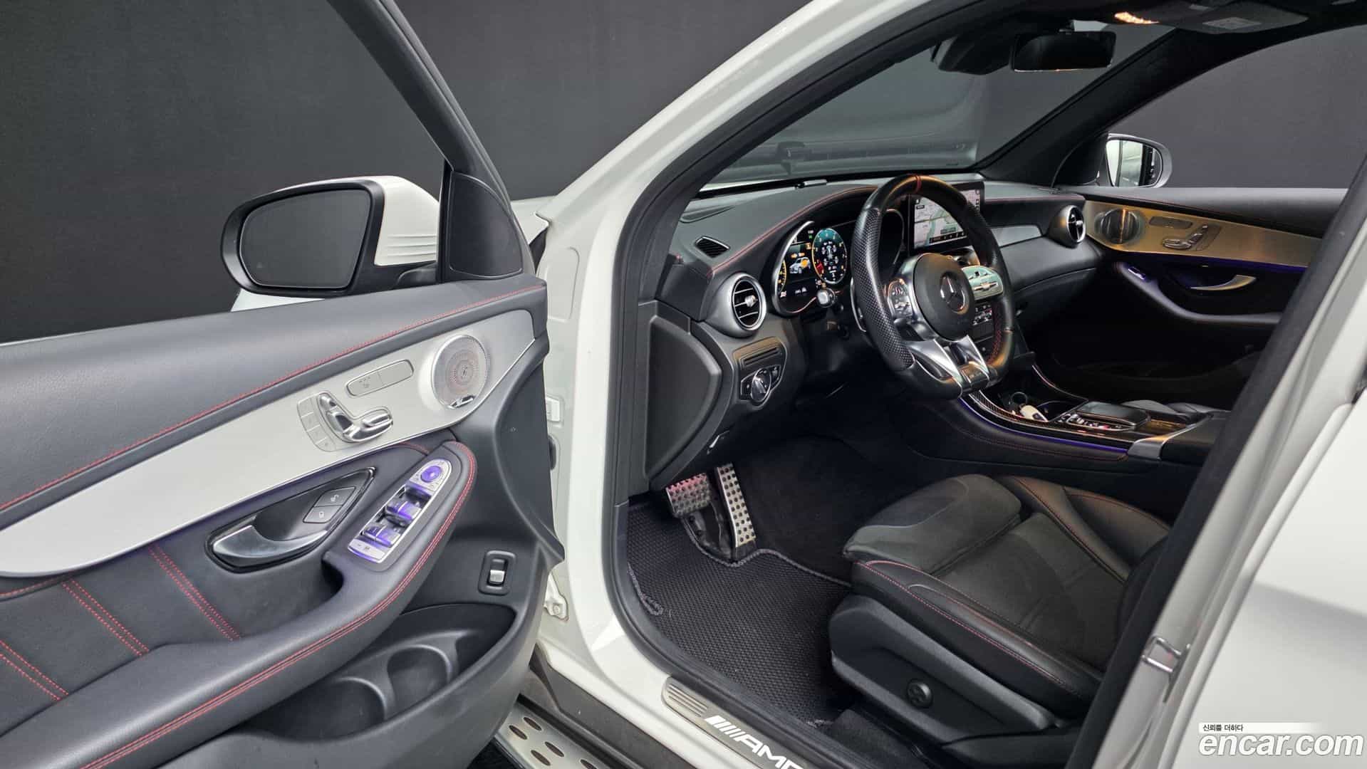 GLC-Class Mercedes-Benz 2020.11-INNER-010