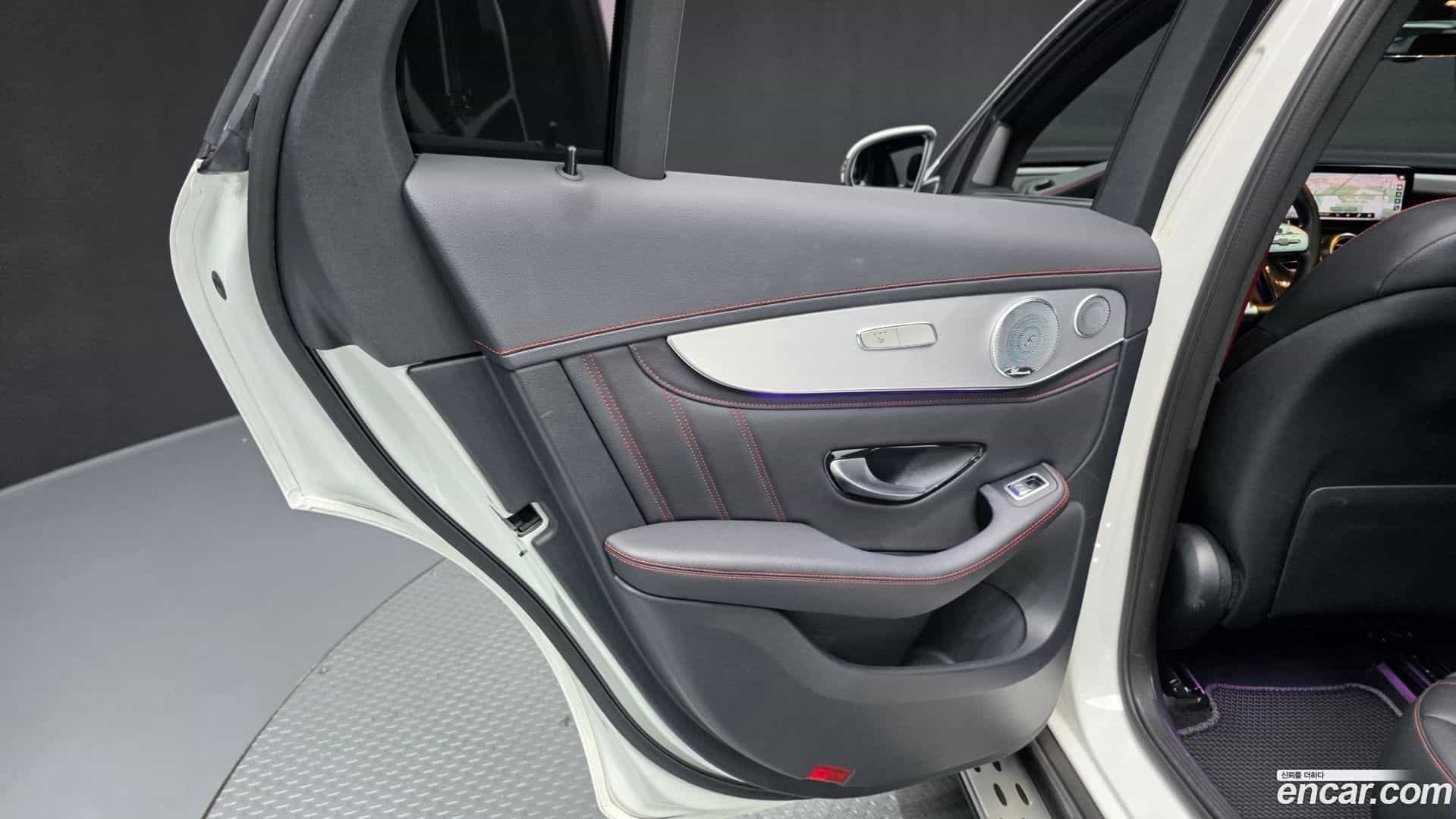 GLC-Class Mercedes-Benz 2020.11-INNER-035