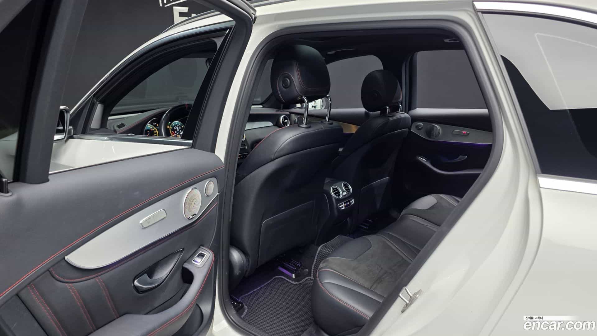 GLC-Class Mercedes-Benz 2020.11-INNER-036