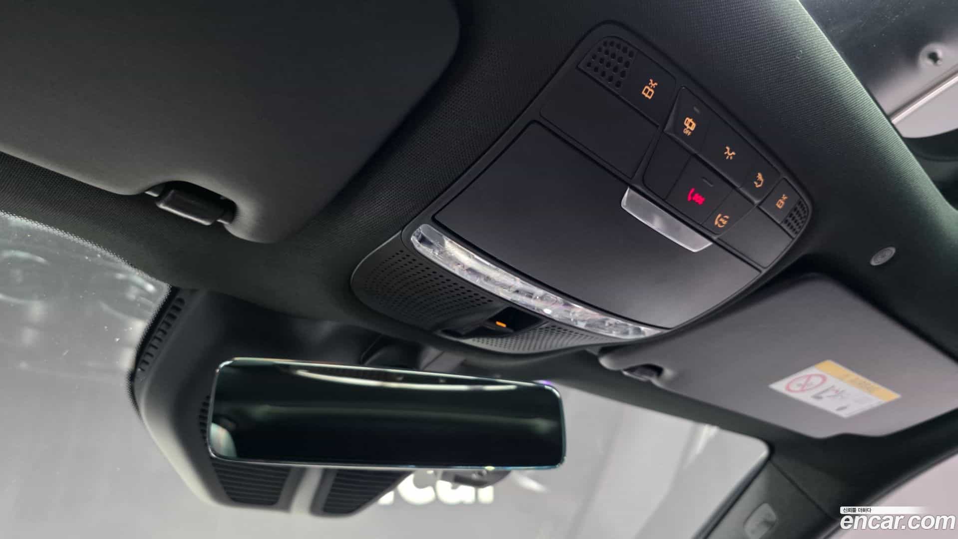 GLC-Class Mercedes-Benz 2020.11-OPTION-041