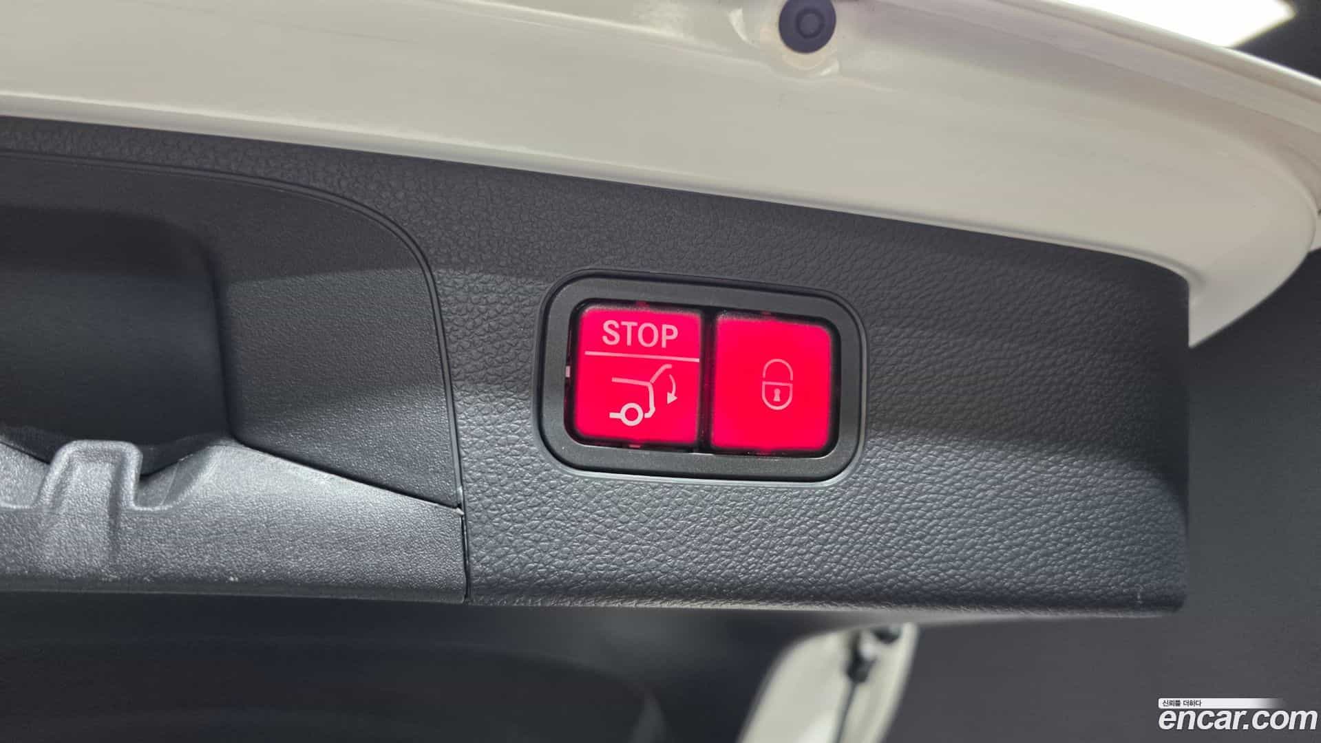 GLC-Class Mercedes-Benz 2020.11-OPTION-044
