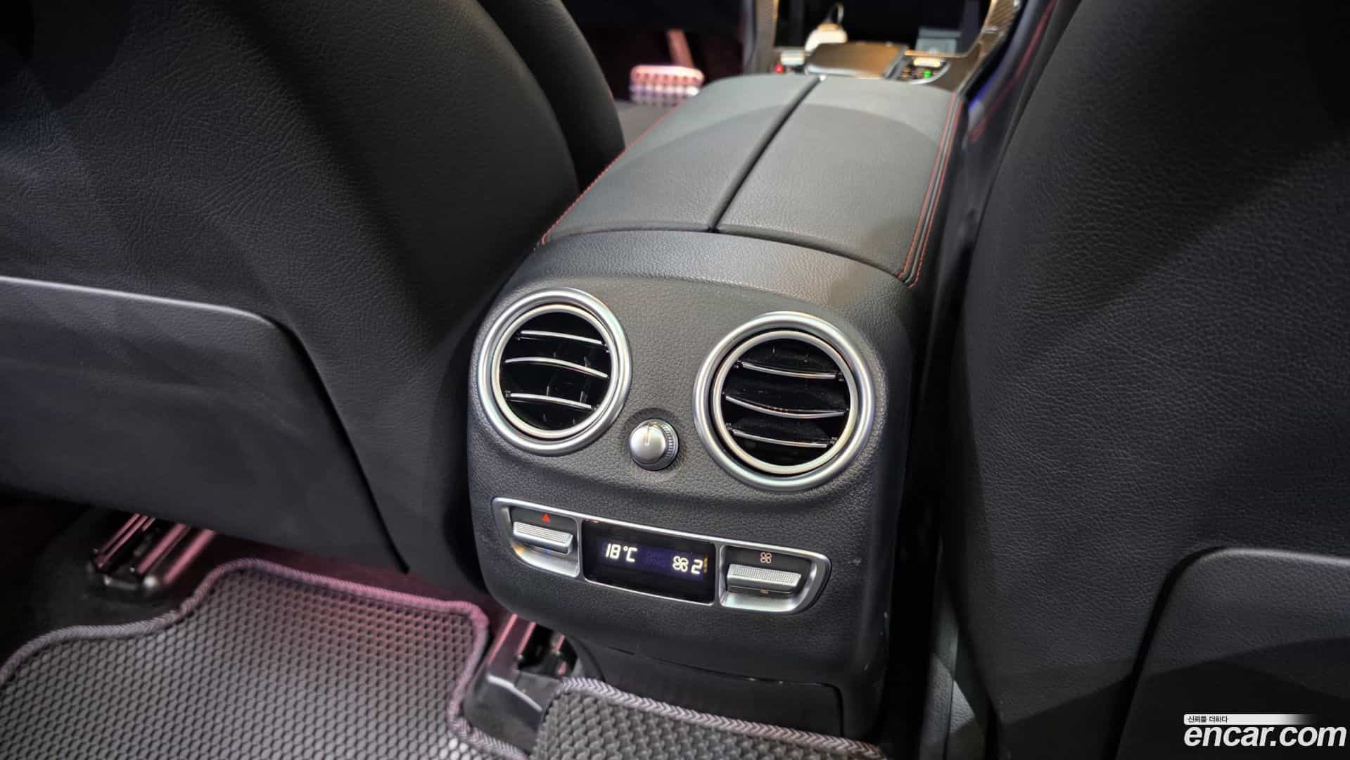 GLC-Class Mercedes-Benz 2020.11-OPTION-048