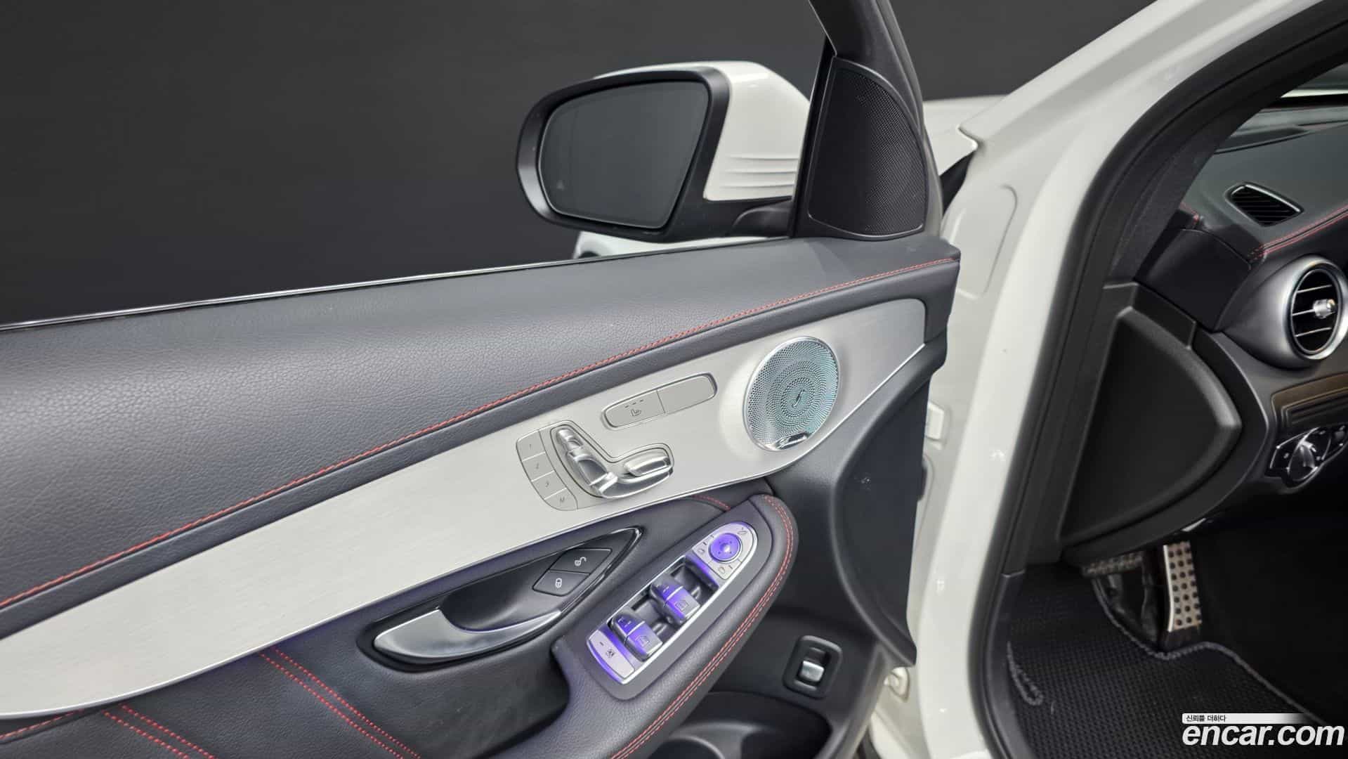 GLC-Class Mercedes-Benz 2020.11-OPTION-050