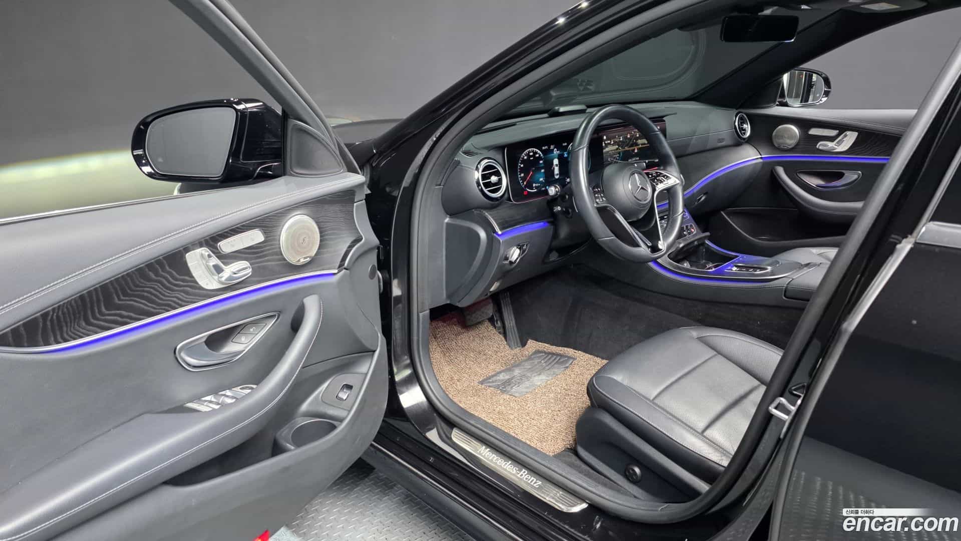 E-Class Mercedes-Benz 2022.10-INNER-010