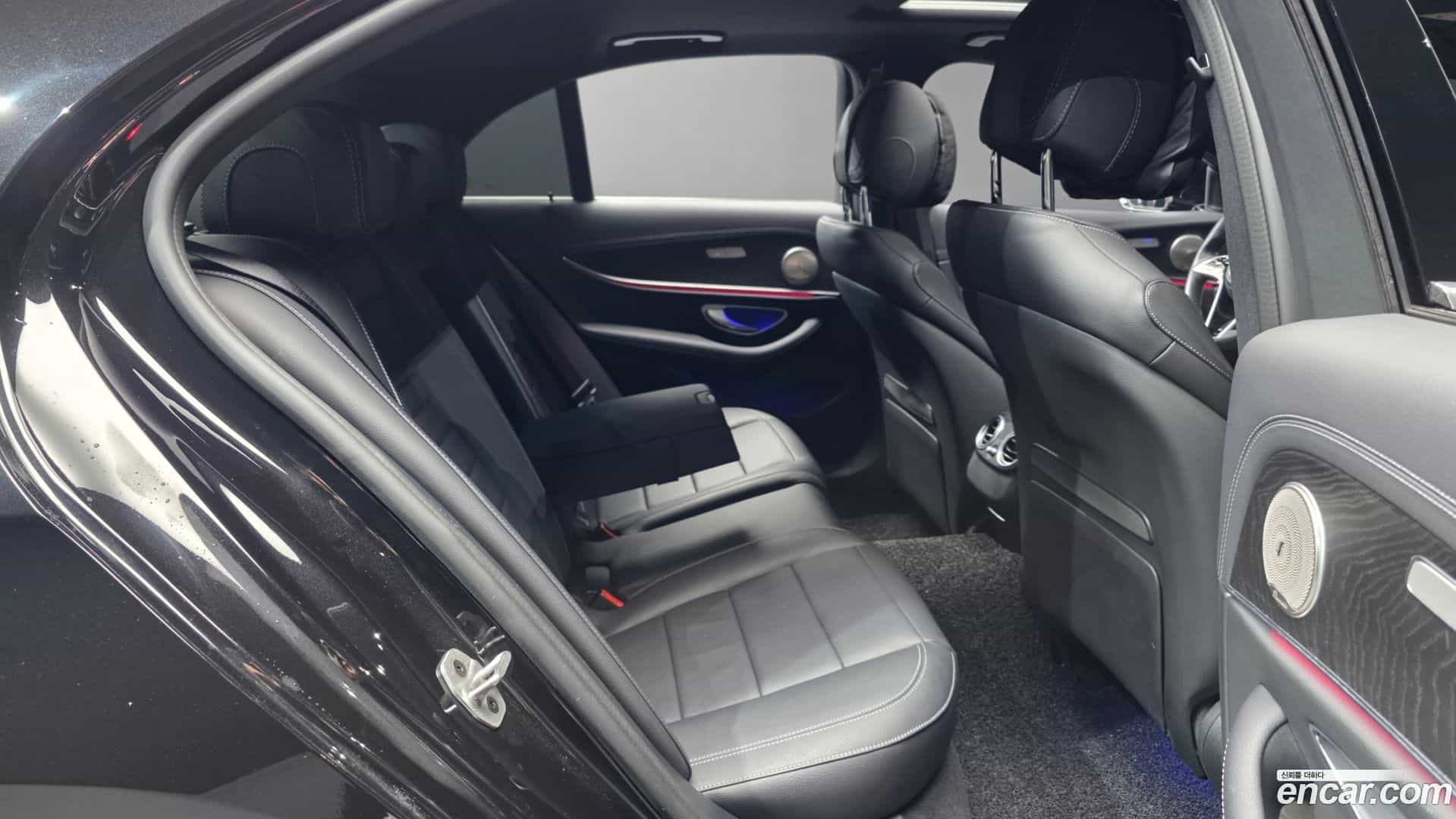 E-Class Mercedes-Benz 2022.10-OPTION-016