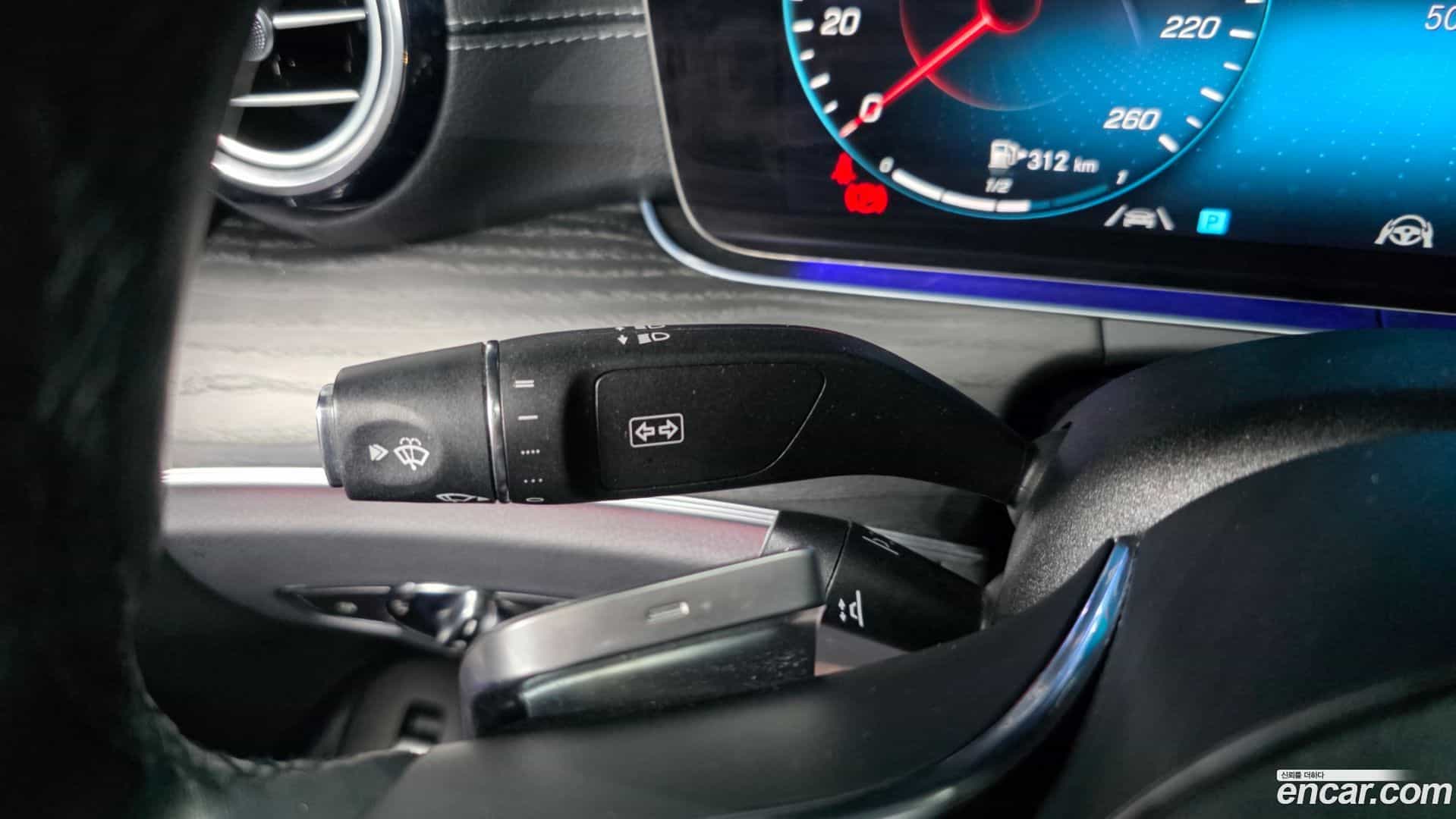 E-Class Mercedes-Benz 2022.10-OPTION-043