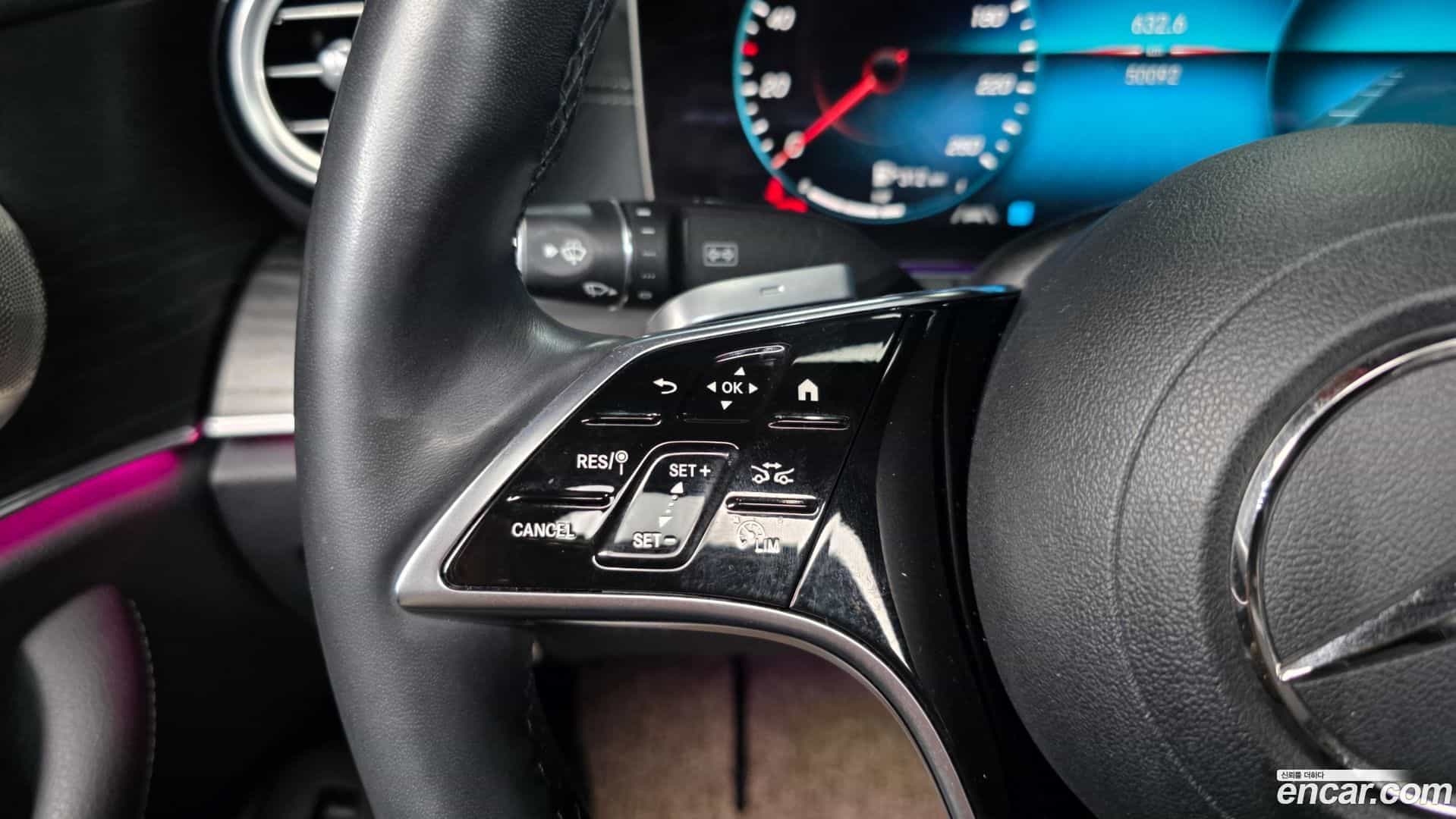 E-Class Mercedes-Benz 2022.10-OPTION-045
