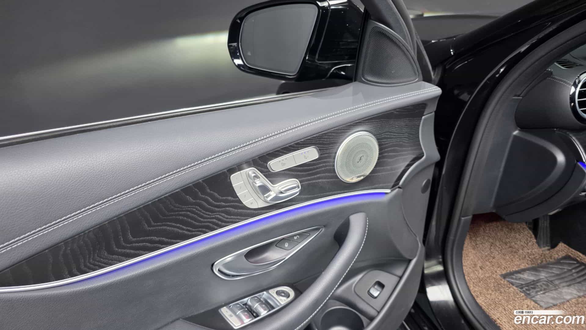 E-Class Mercedes-Benz 2022.10-OPTION-049