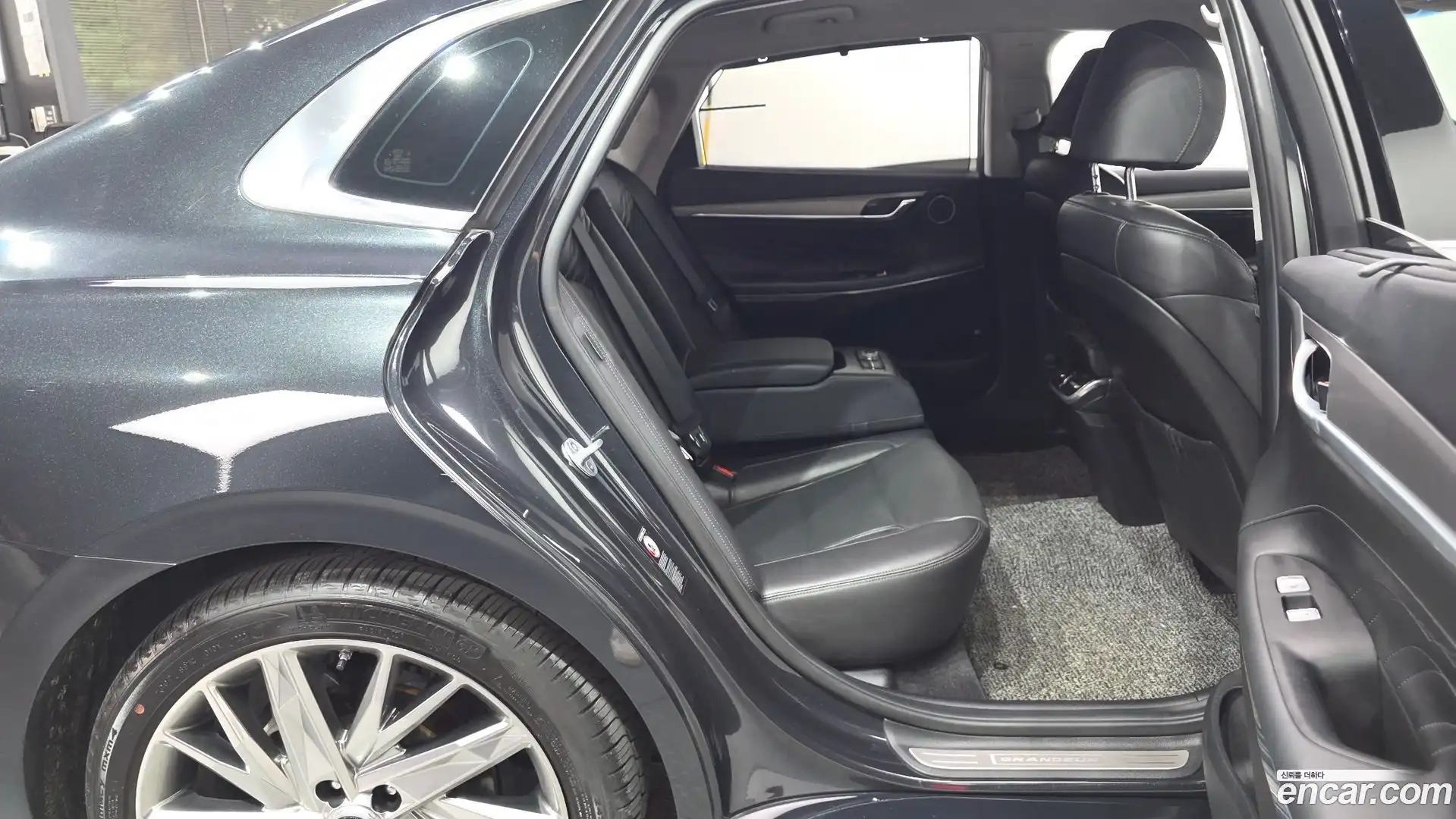 Grandeur Hyundai 2020.5-OPTION-015