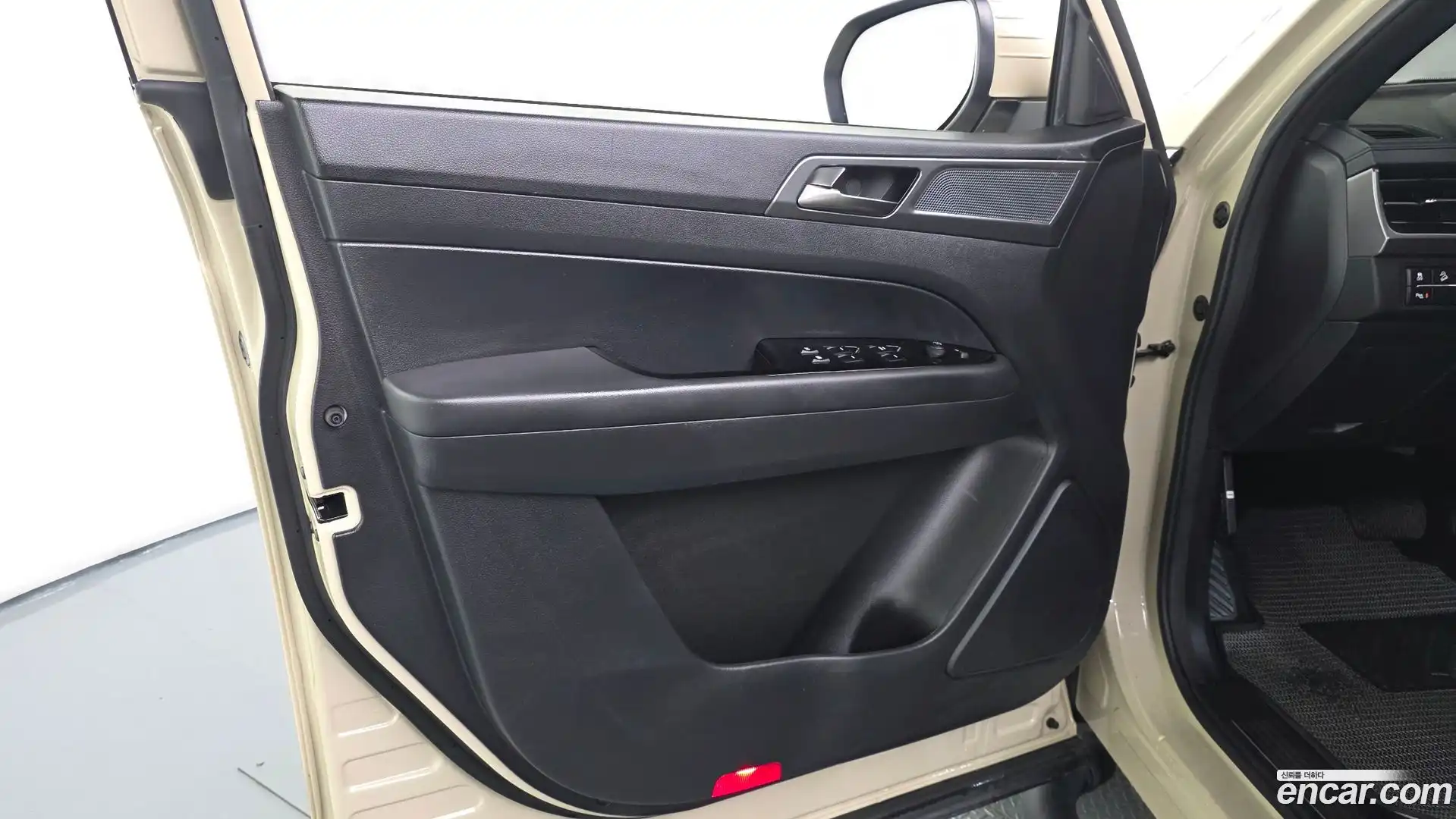 Rexton KG Mobility 2024.5-INNER-034